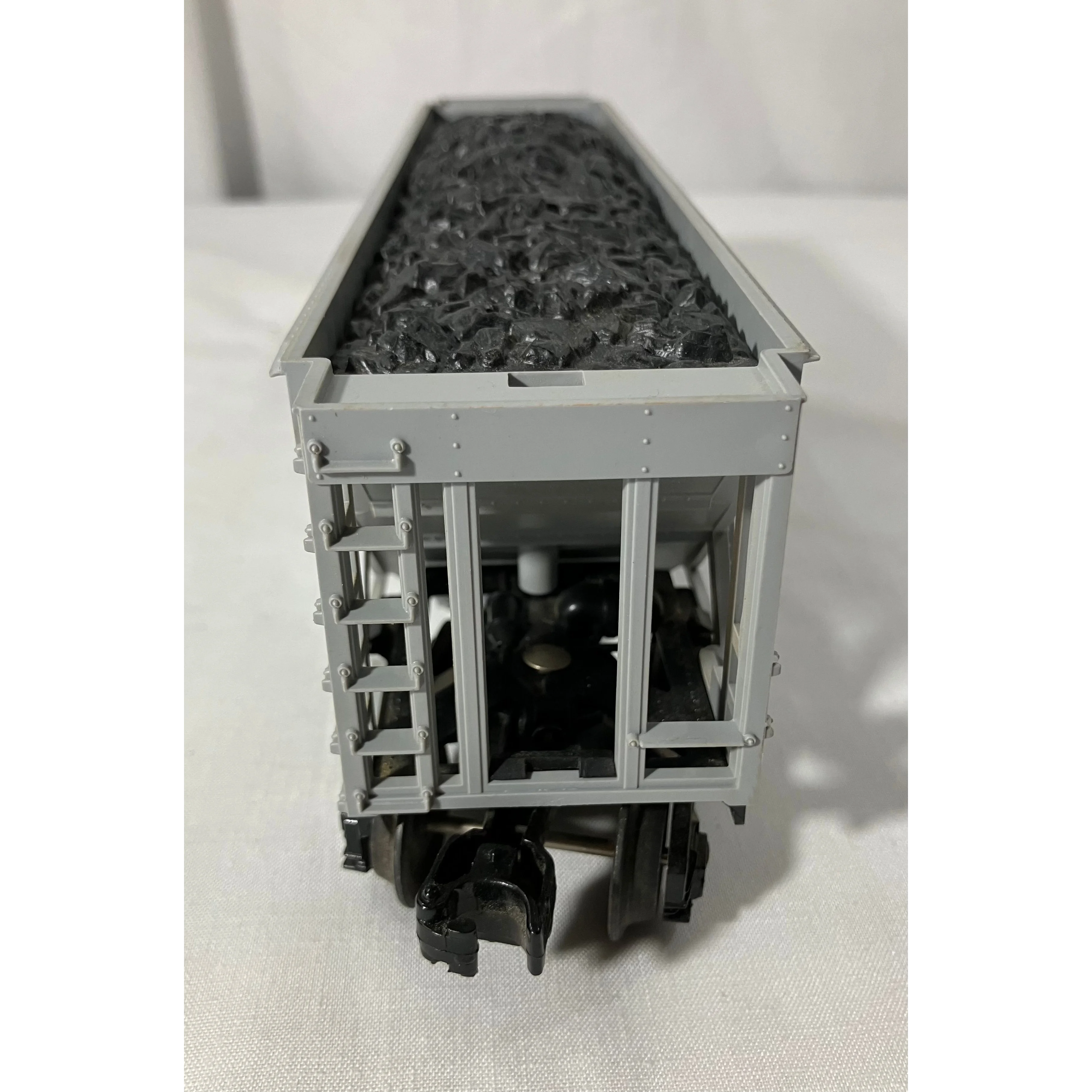 Lionel 6-6138 O scale 3 rail B&O hopper with coal load — photo 5