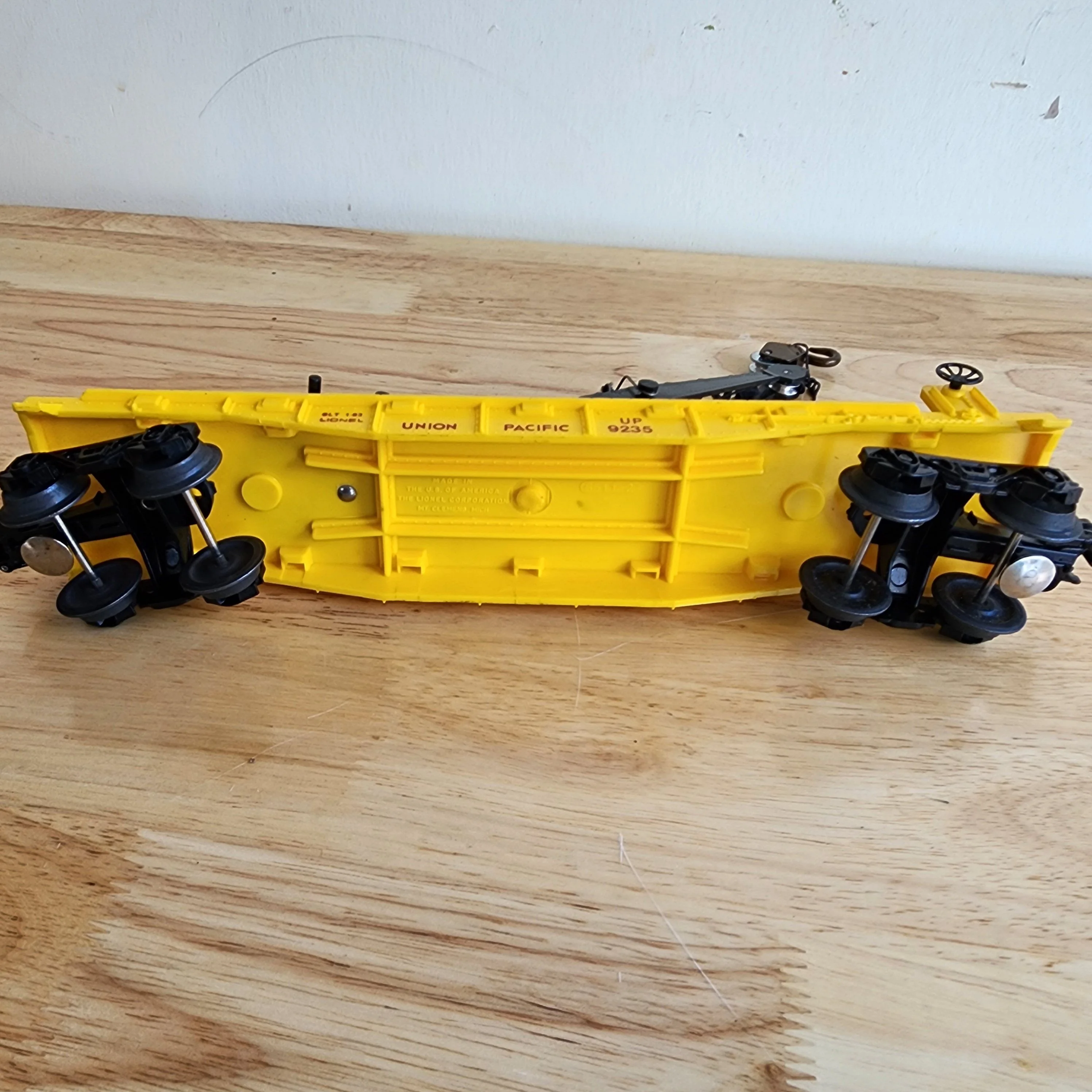 2 Cars - Lionel Union Pacific Derrick / Crane Car 6-9235 & Lionel 6656 Stock Car — photo 6