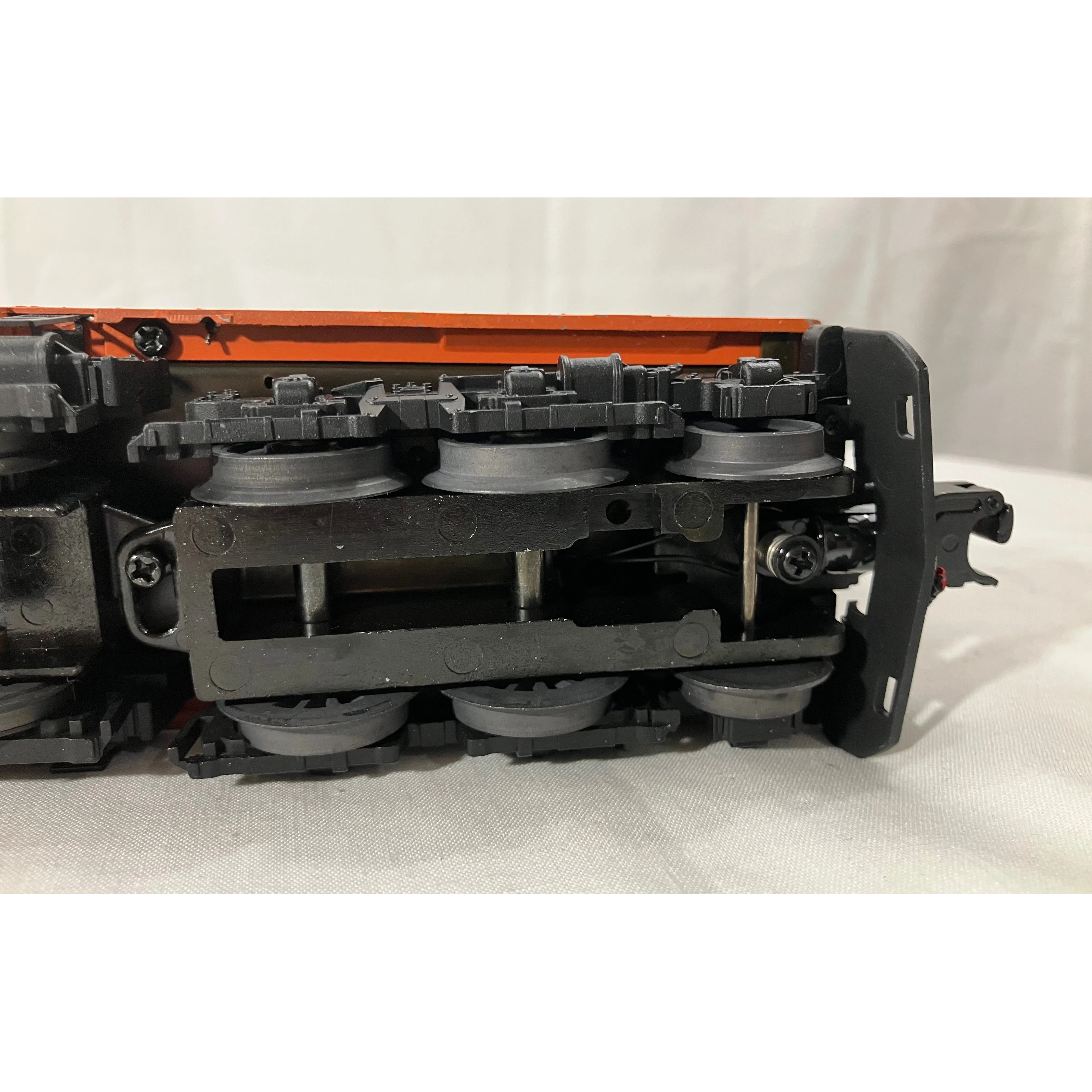 Lionel 6-18384 Milwaukee Road Bi-Polar Electric E2 — photo 11