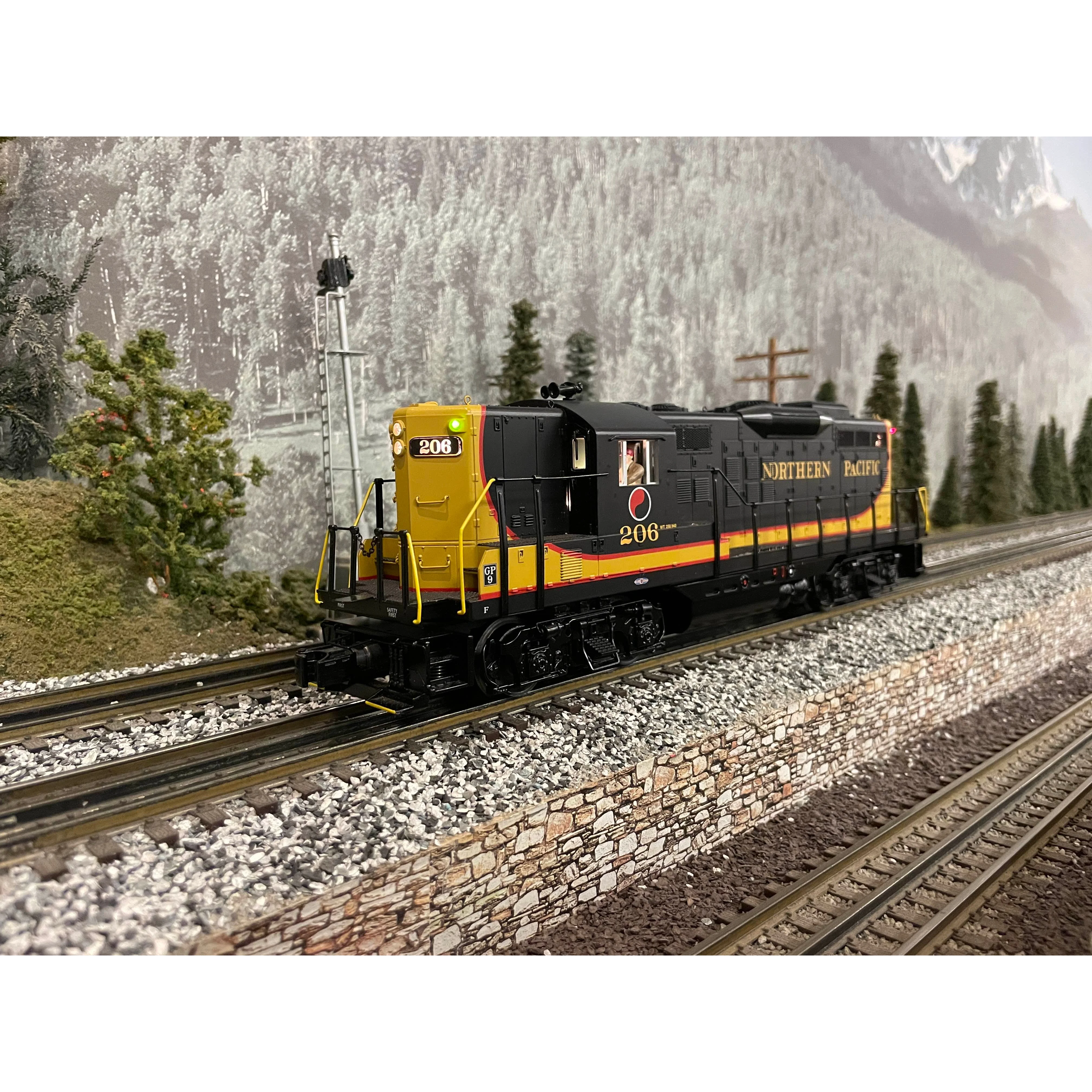 MTH Premier Northern Pacific GP9 20-30034-1