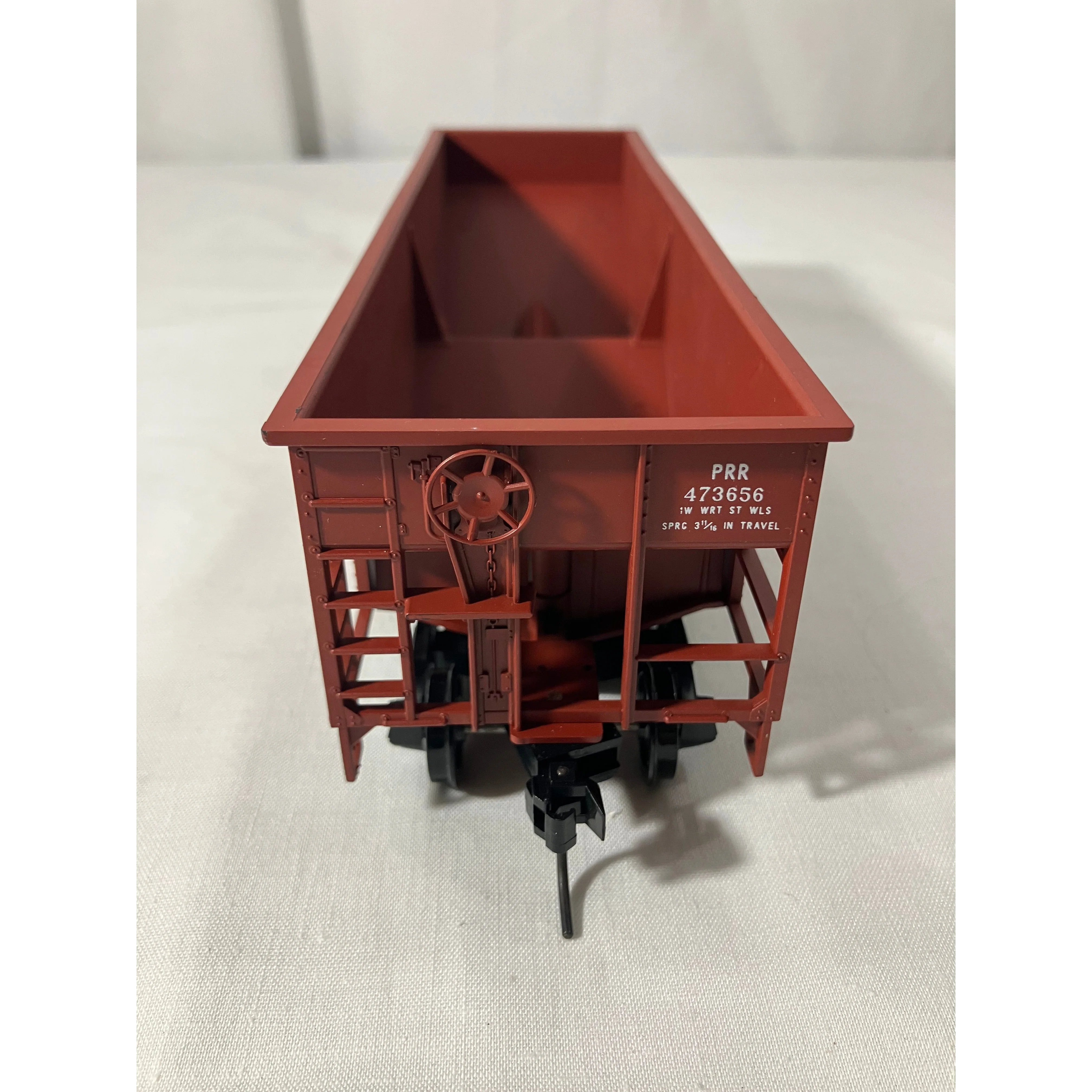 Weaver O scale 2 rail hopper Pennsylvania road #473656 — photo 5