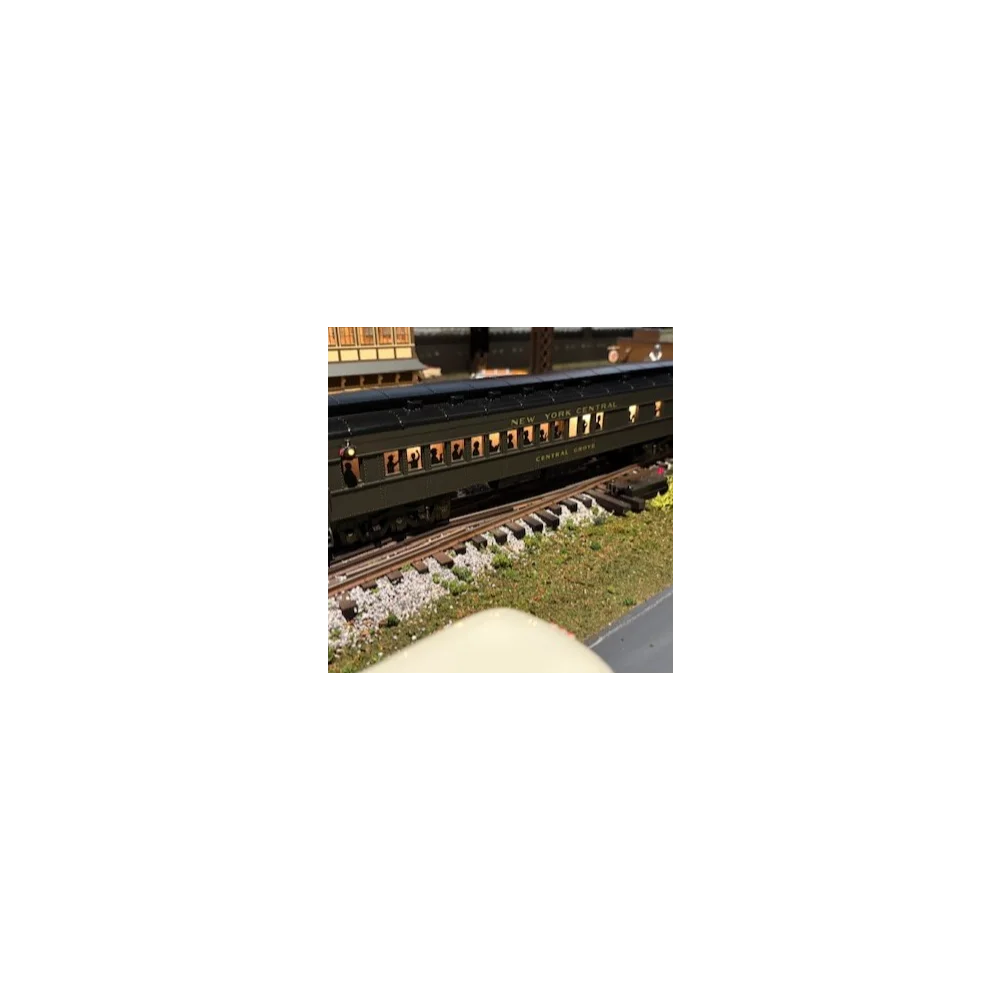 GREEN NYC SET SAVE$1375    THE NEW LIONEL GREEN 20TH CENTURY LIMITED SET IS $1552. — photo 2