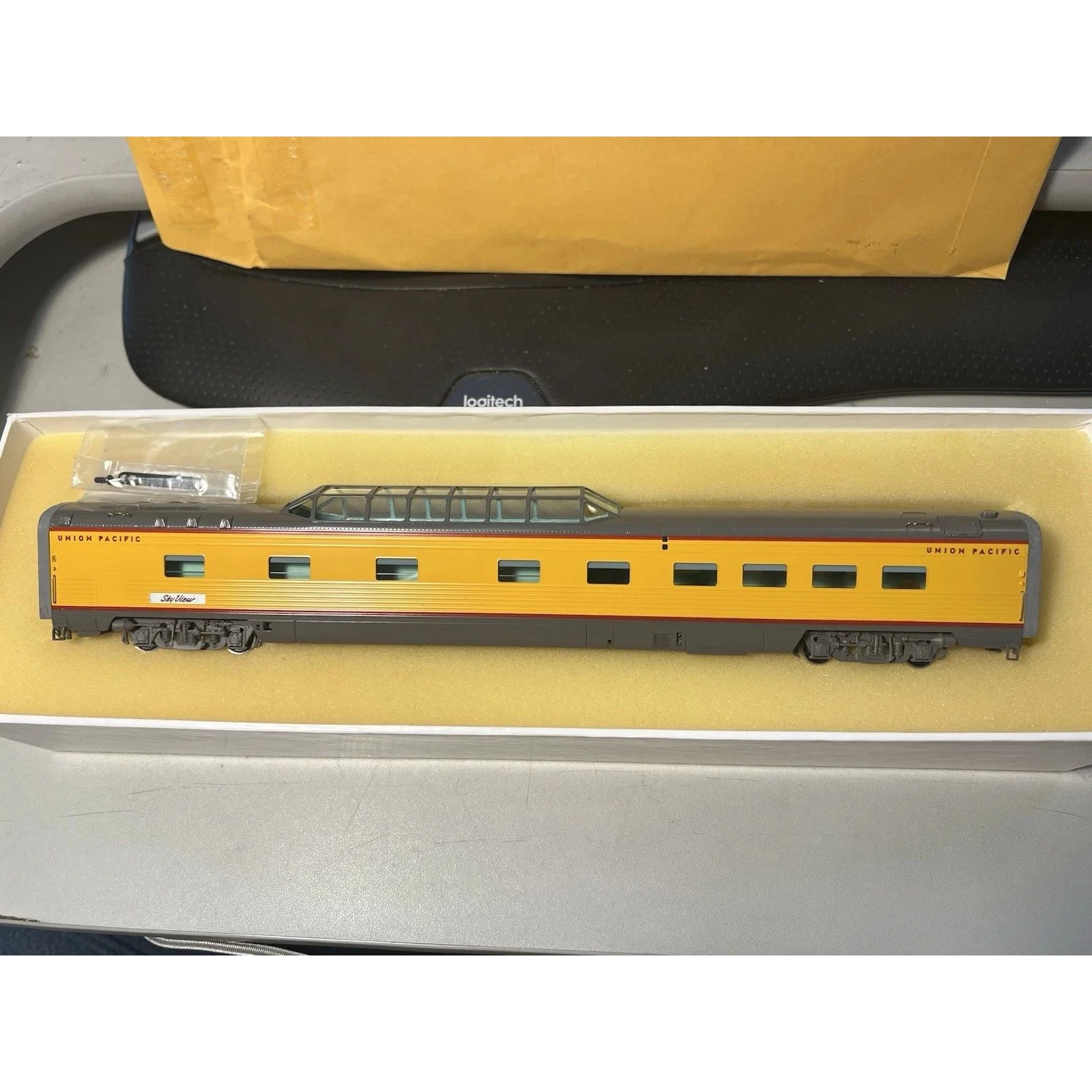 BRASS UNION PACIFIC DOME DINER "SKYVIEW" TRAIN OF TOMORROW CAR by CHALLENGER — photo 9