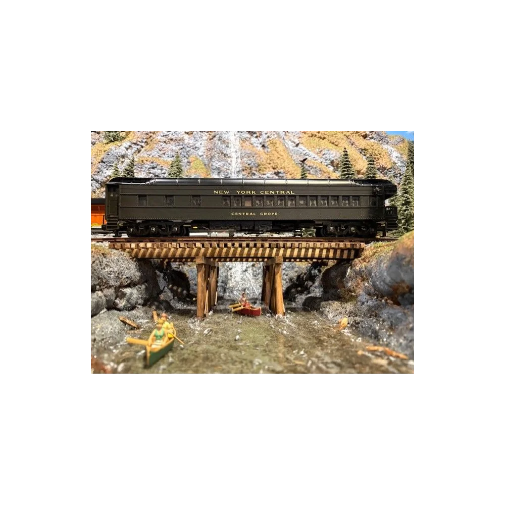 GREEN NYC SET SAVE$1375    THE NEW LIONEL GREEN 20TH CENTURY LIMITED SET IS $1552. — photo 4