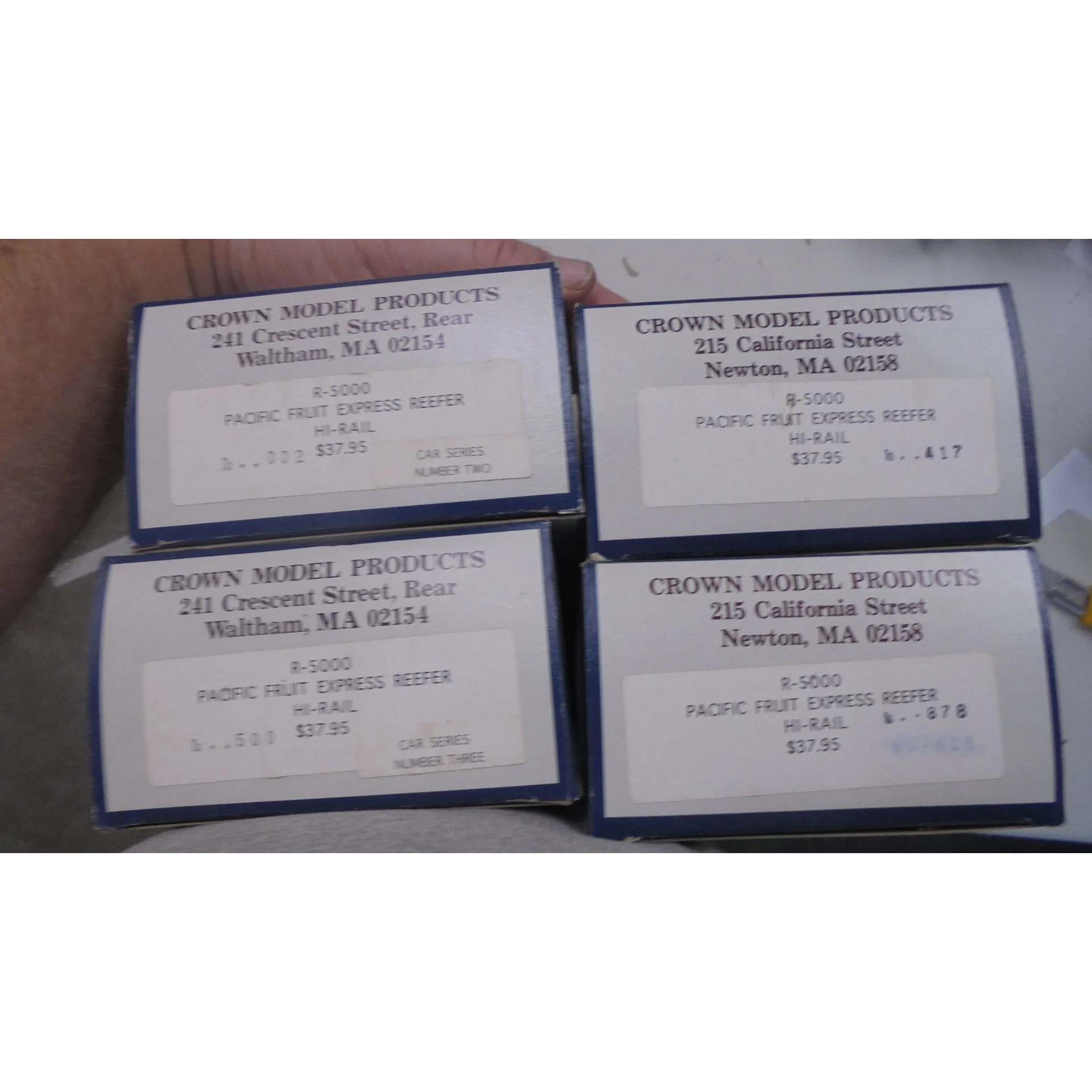 4 GROWN MODEL PRODUCTS PACIFIC FRUIT EXPRESS REEFER UNION PACIFIC SOUTHERN PACIFIC - Image 3