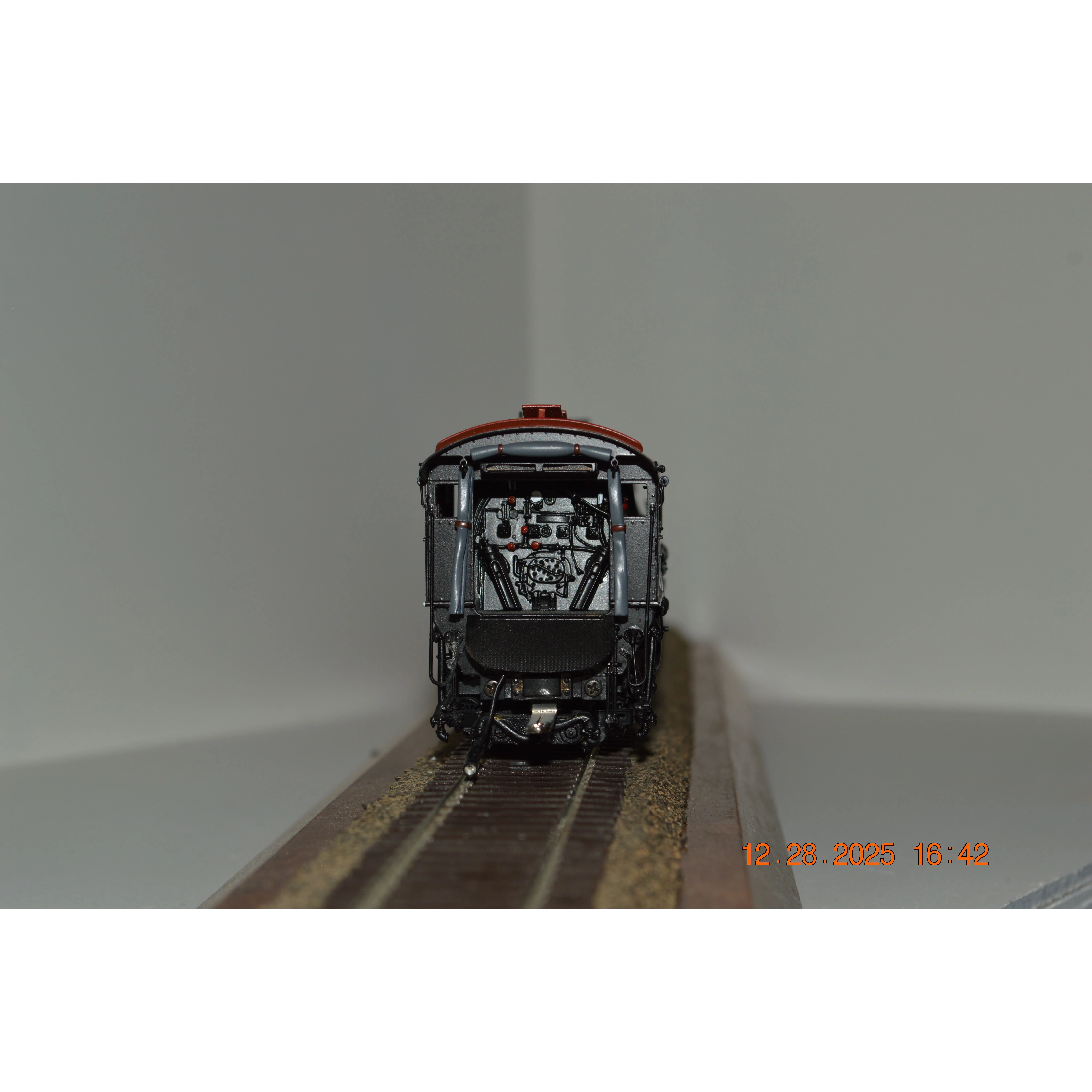 W&R Enterprises Northern Pacific Class W5 2-8-2 Coal Fired Ver. 1 #1845 Grey Boiler — photo 3
