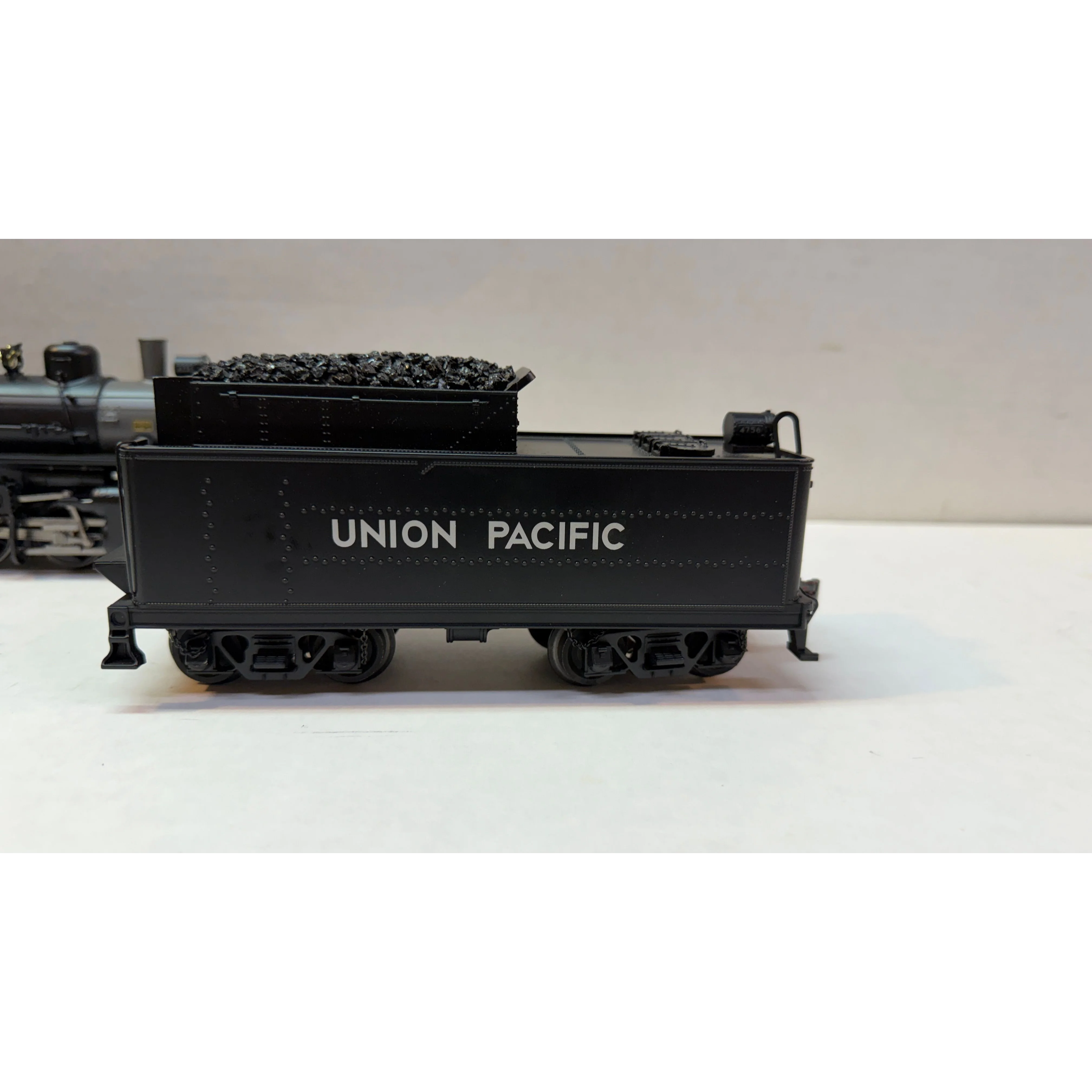 MTH 20-3270-1 PS 2 Union Pacific 0-6-0 #4756 — photo 6