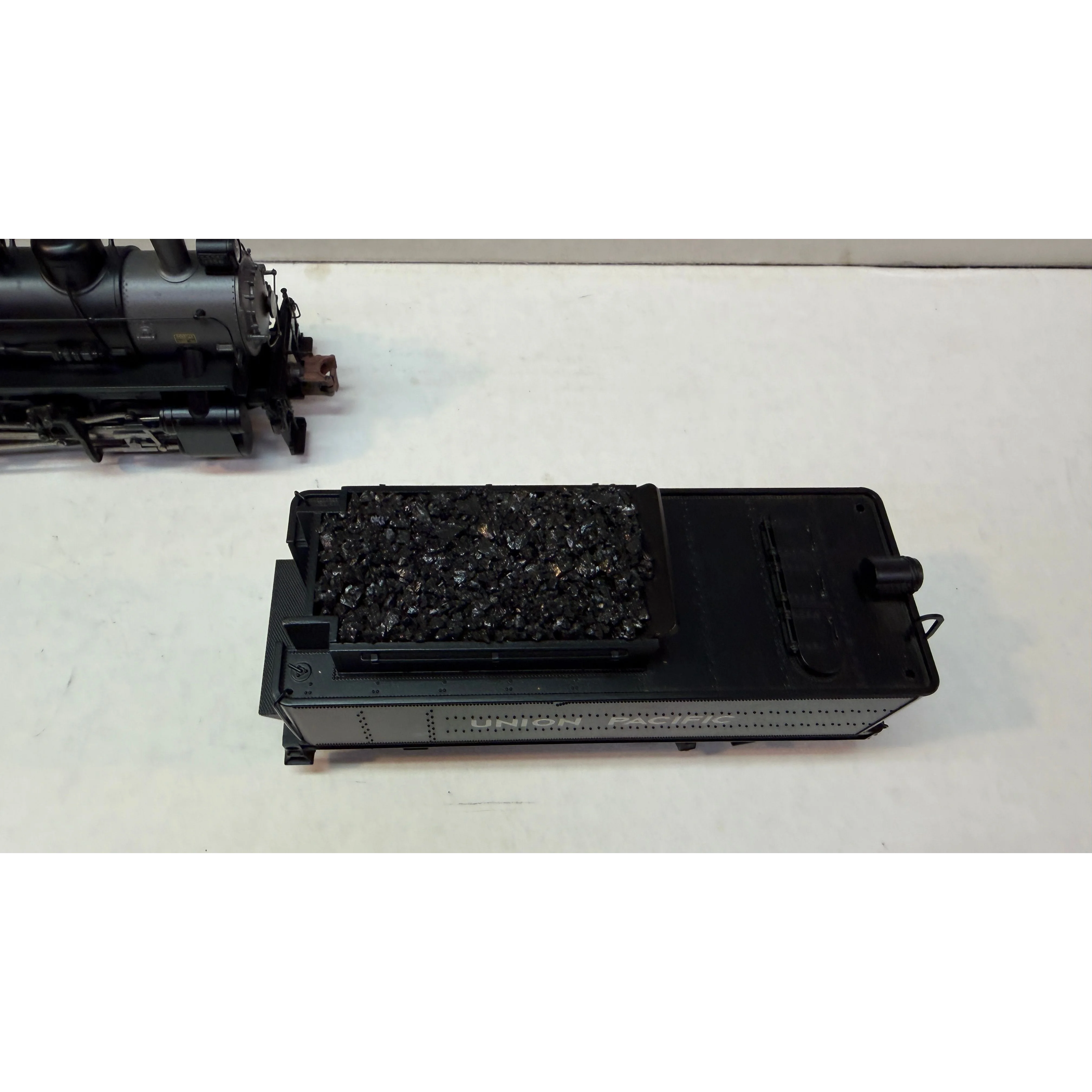 MTH 20-3270-1 PS 2 Union Pacific 0-6-0 #4756 — photo 5