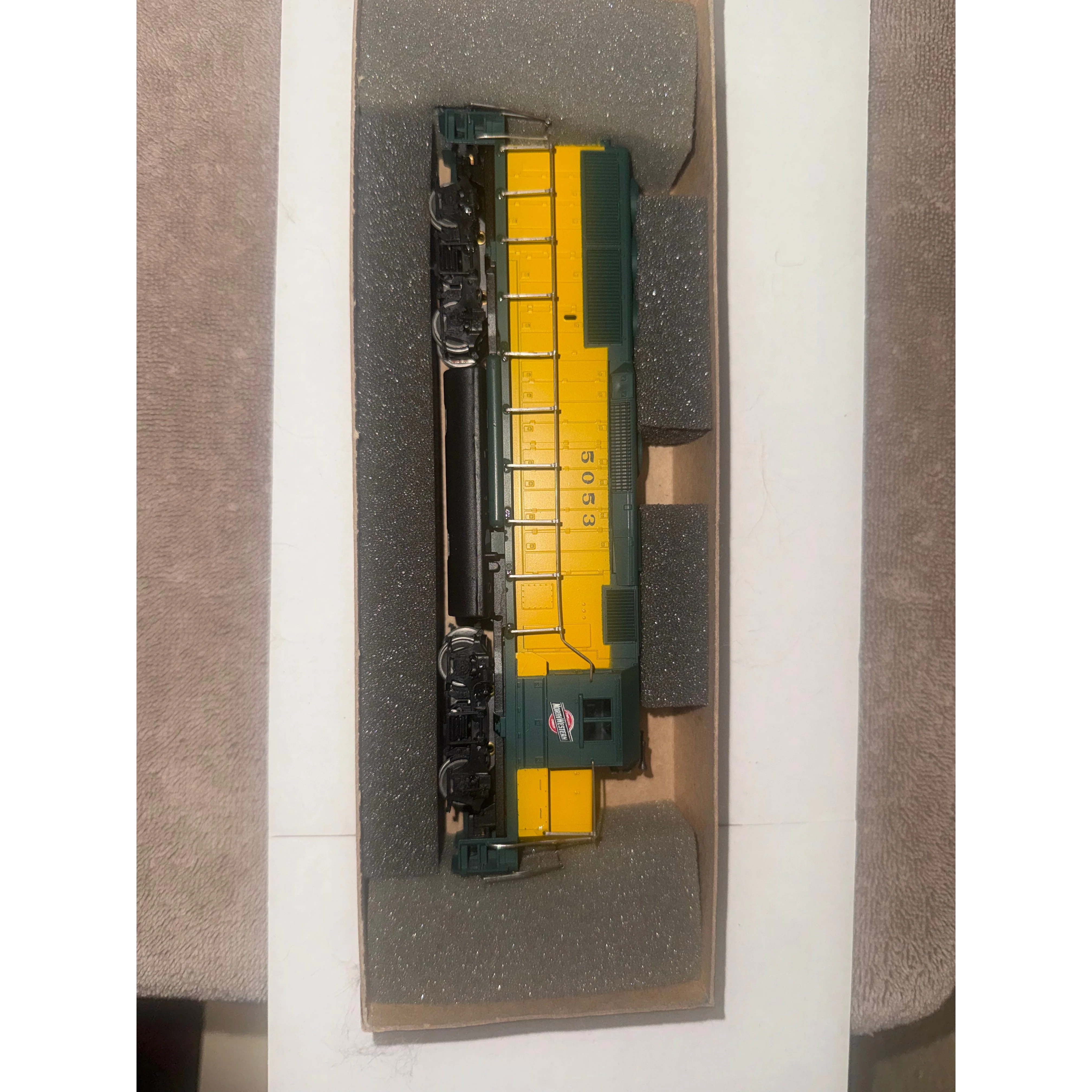 Athearn HO Chicago & North Western GP50 Locomotive #5053