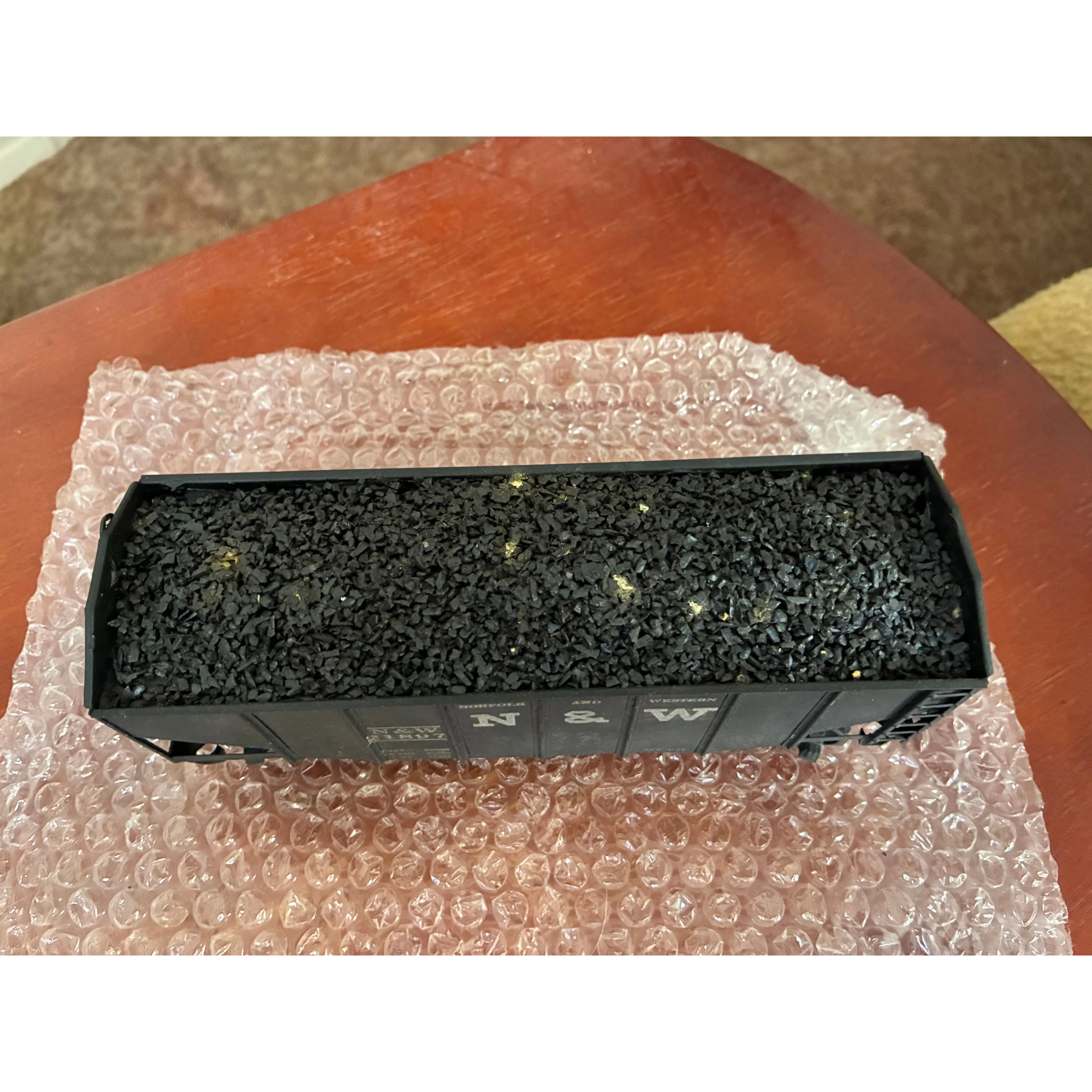 Hopper car with coal load — photo 4