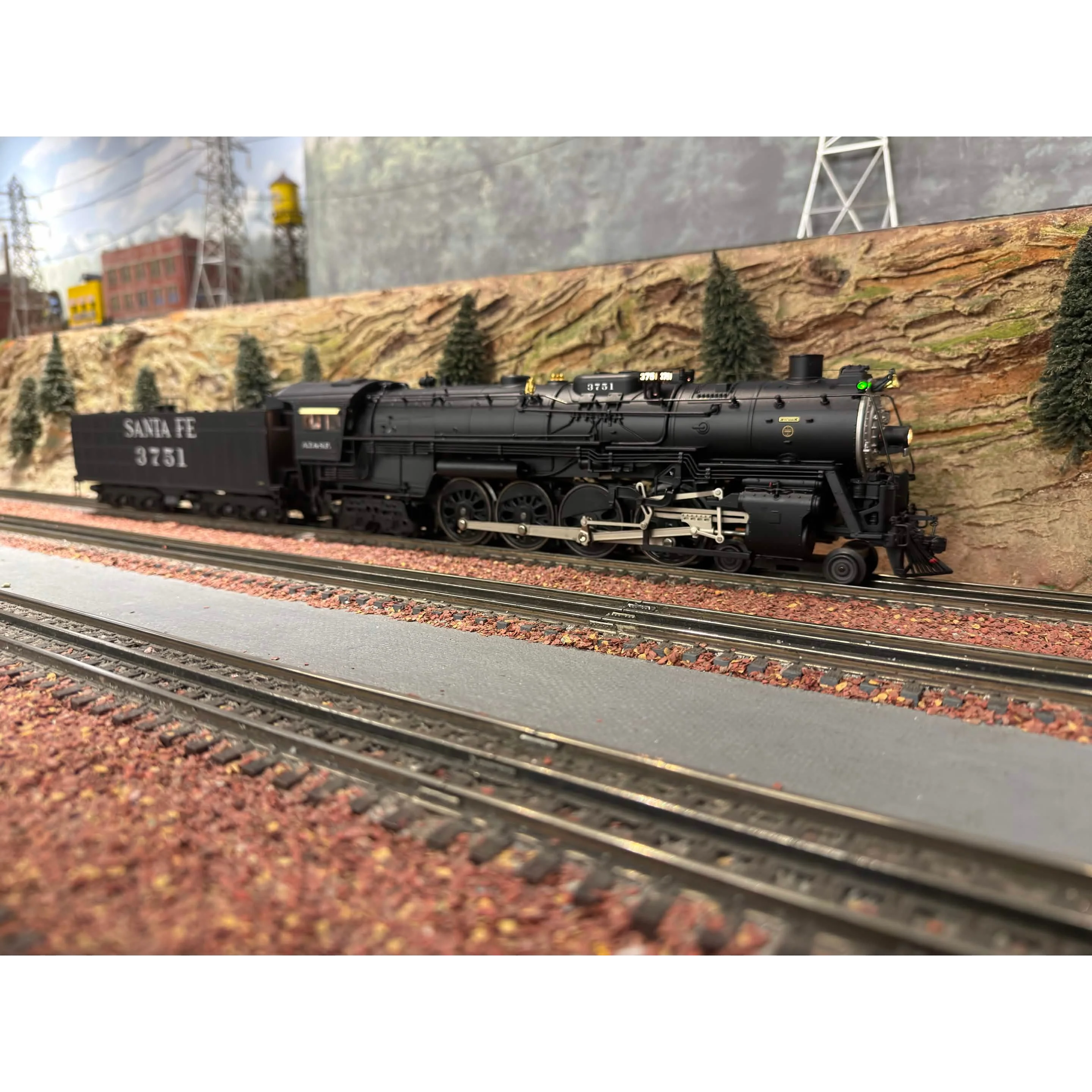 Lionel 6-38055 AT&SF 3751 with TMCC