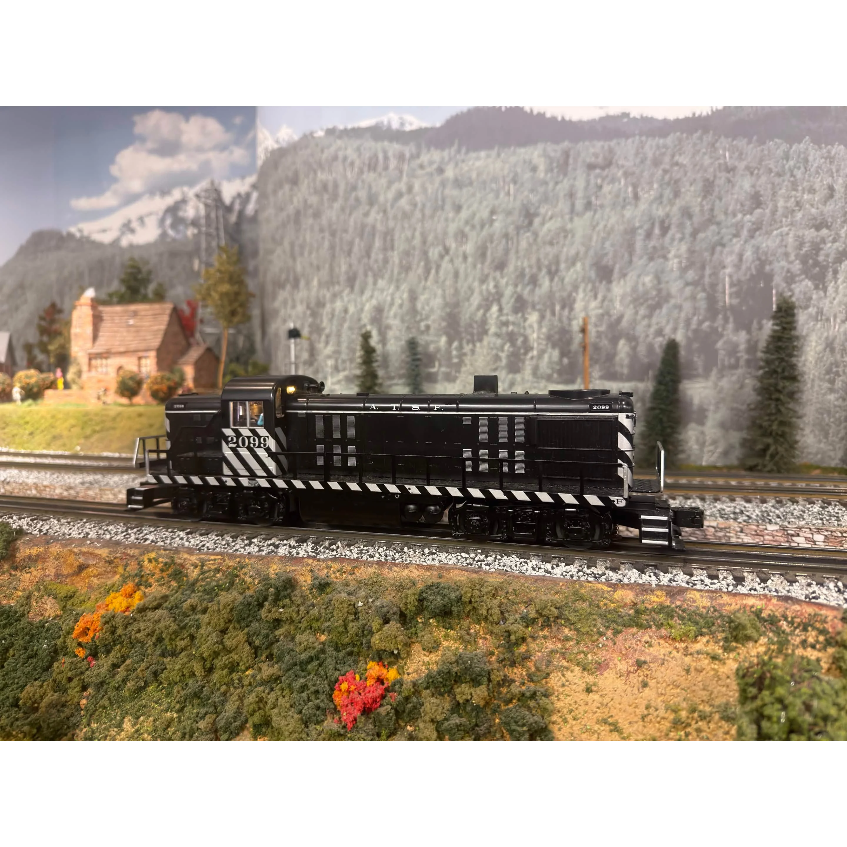 Lionel 6-84697 ATSF RS3 Lionchief Plus.