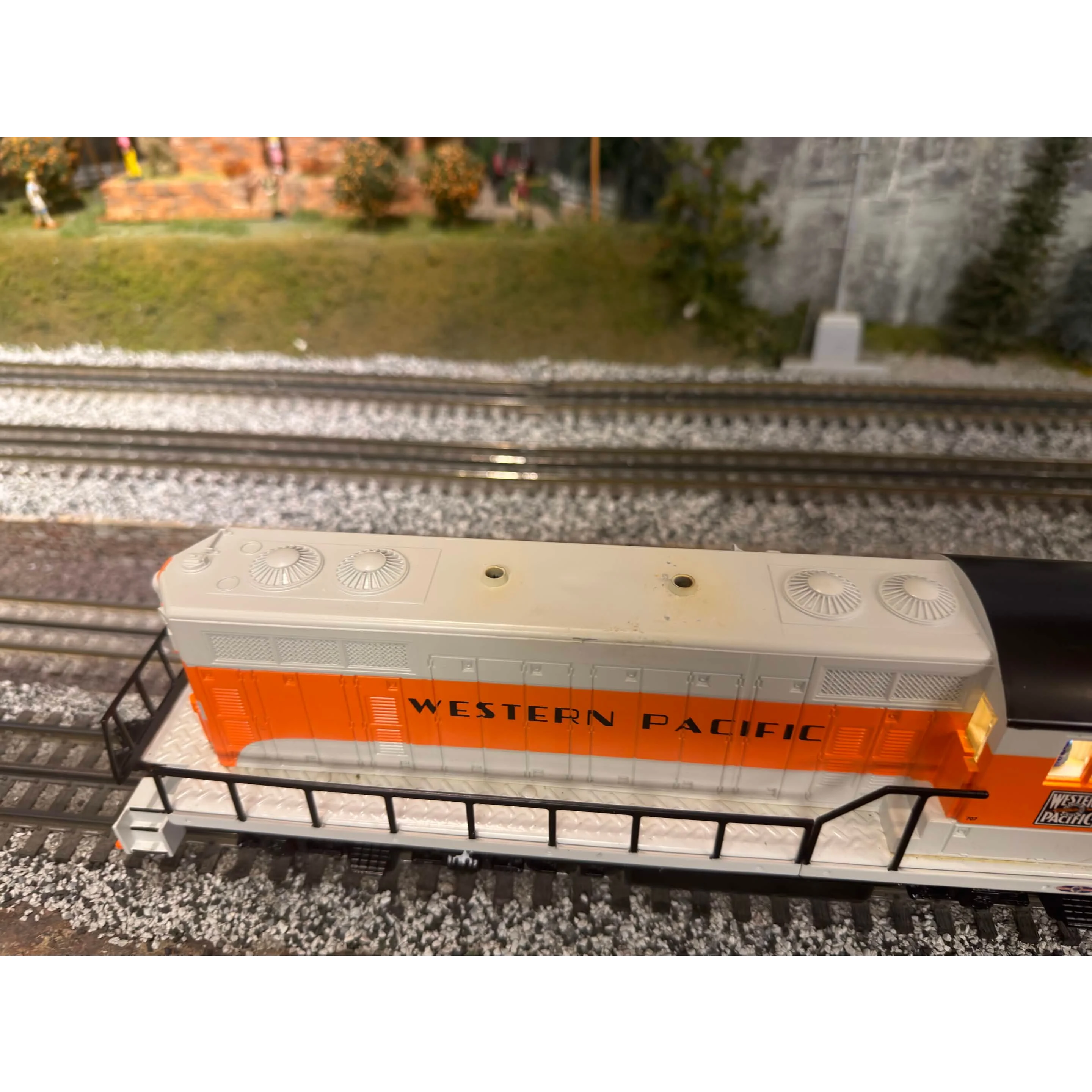 6-84111 Lionel Lionchief Plus Western Pacific GP7. — photo 2