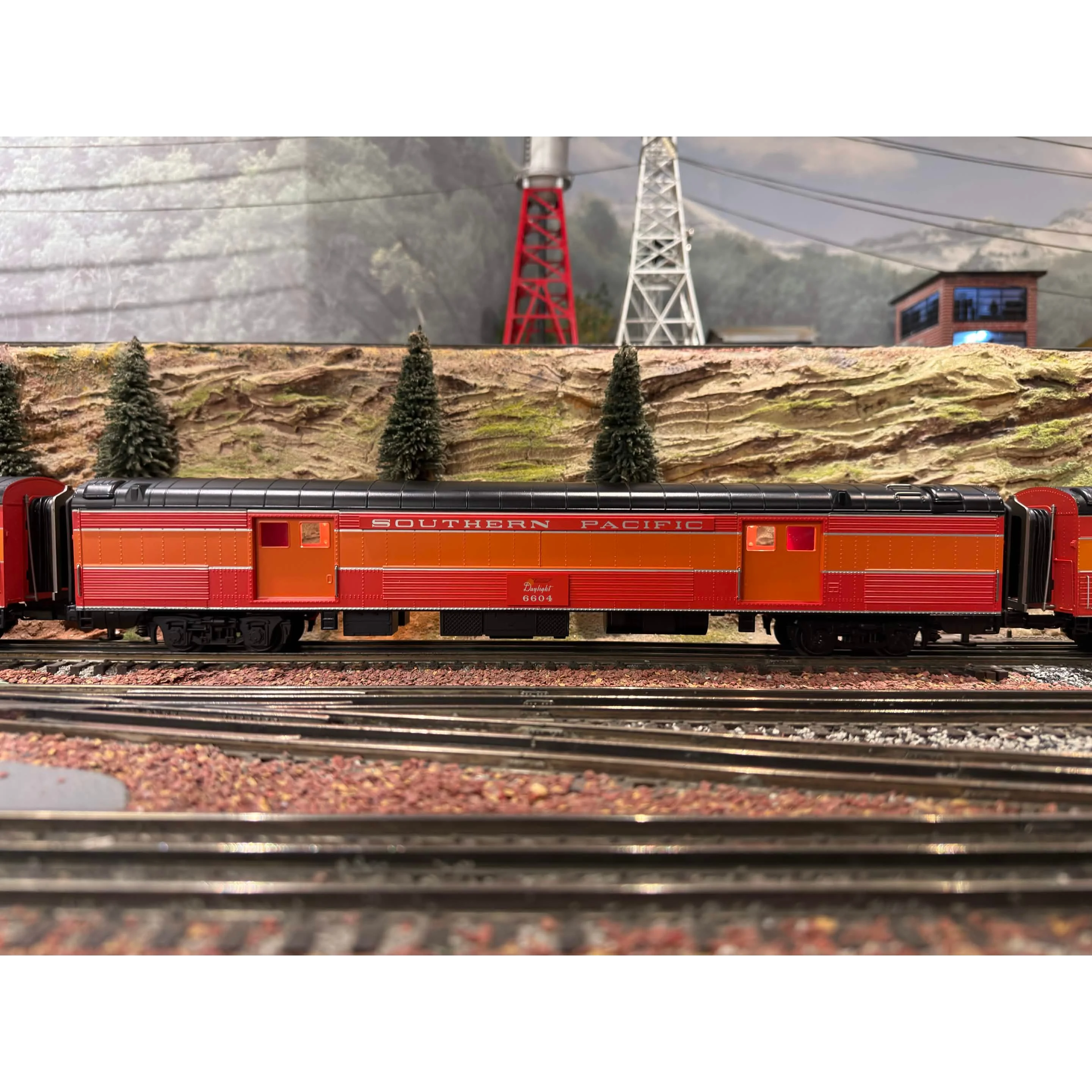 MTH Premier 11 Passenger Car and 2 R50bs. — photo 6
