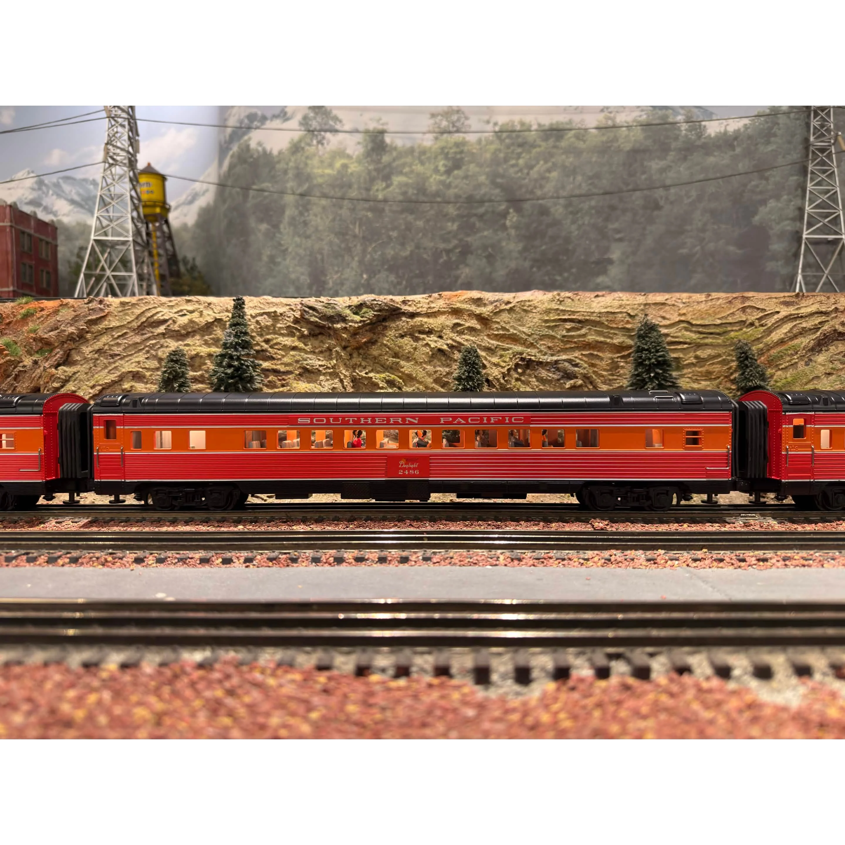 MTH Premier 11 Passenger Car and 2 R50bs. — photo 10