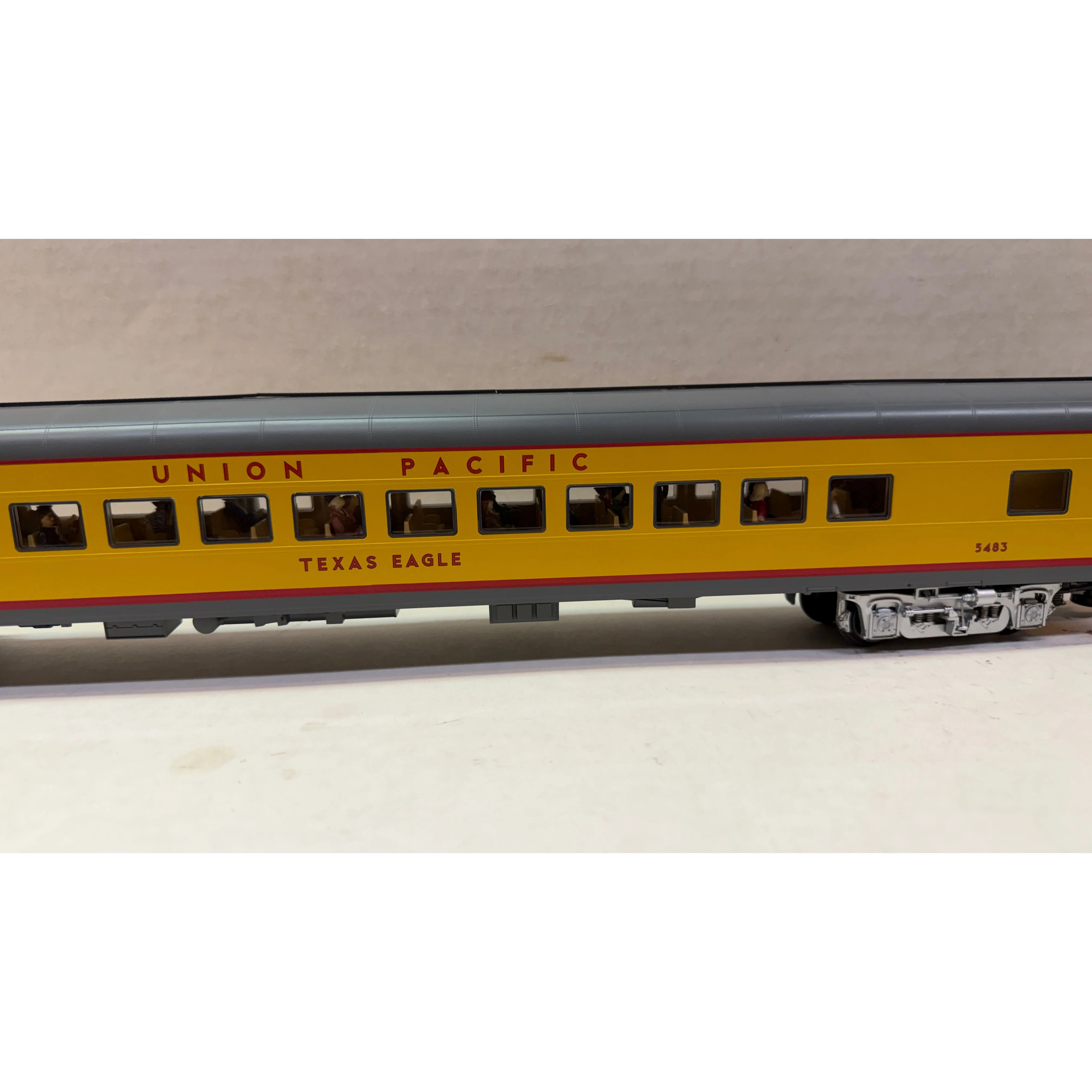 Lionel 1927050 Union Pacific 21" Excursion Pack #2 — photo 10