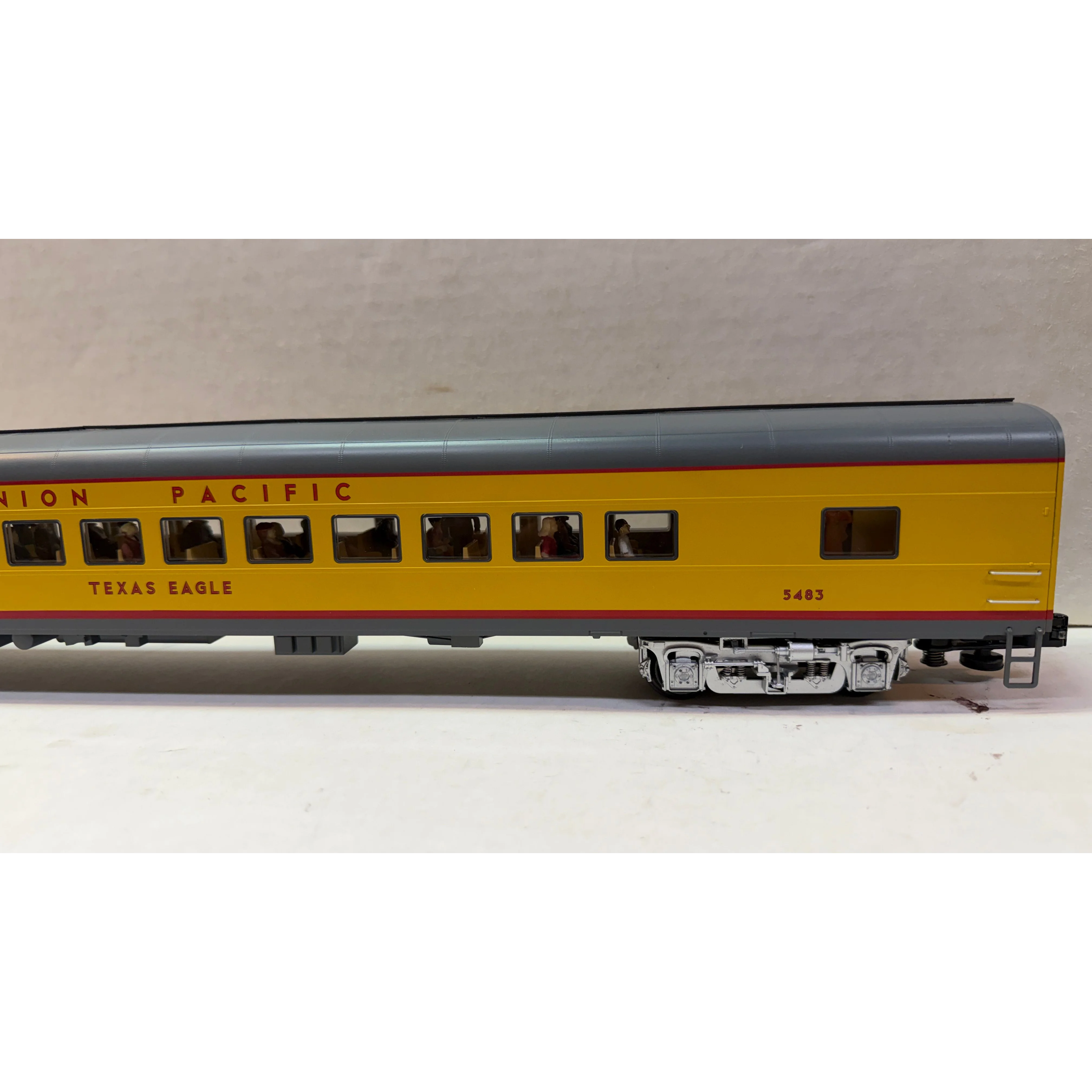 Lionel 1927050 Union Pacific 21" Excursion Pack #2 — photo 11