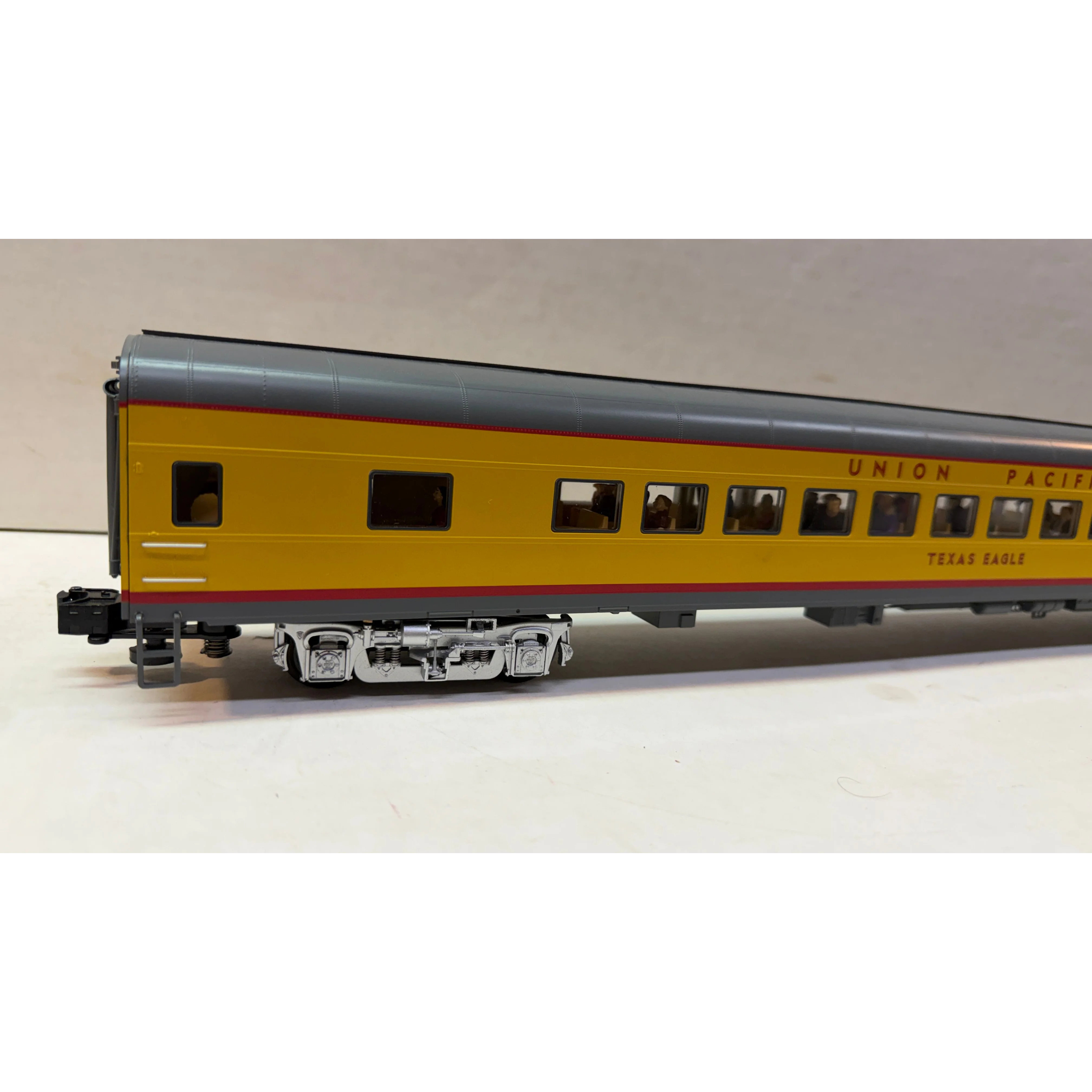 Lionel 1927050 Union Pacific 21" Excursion Pack #2 — photo 13