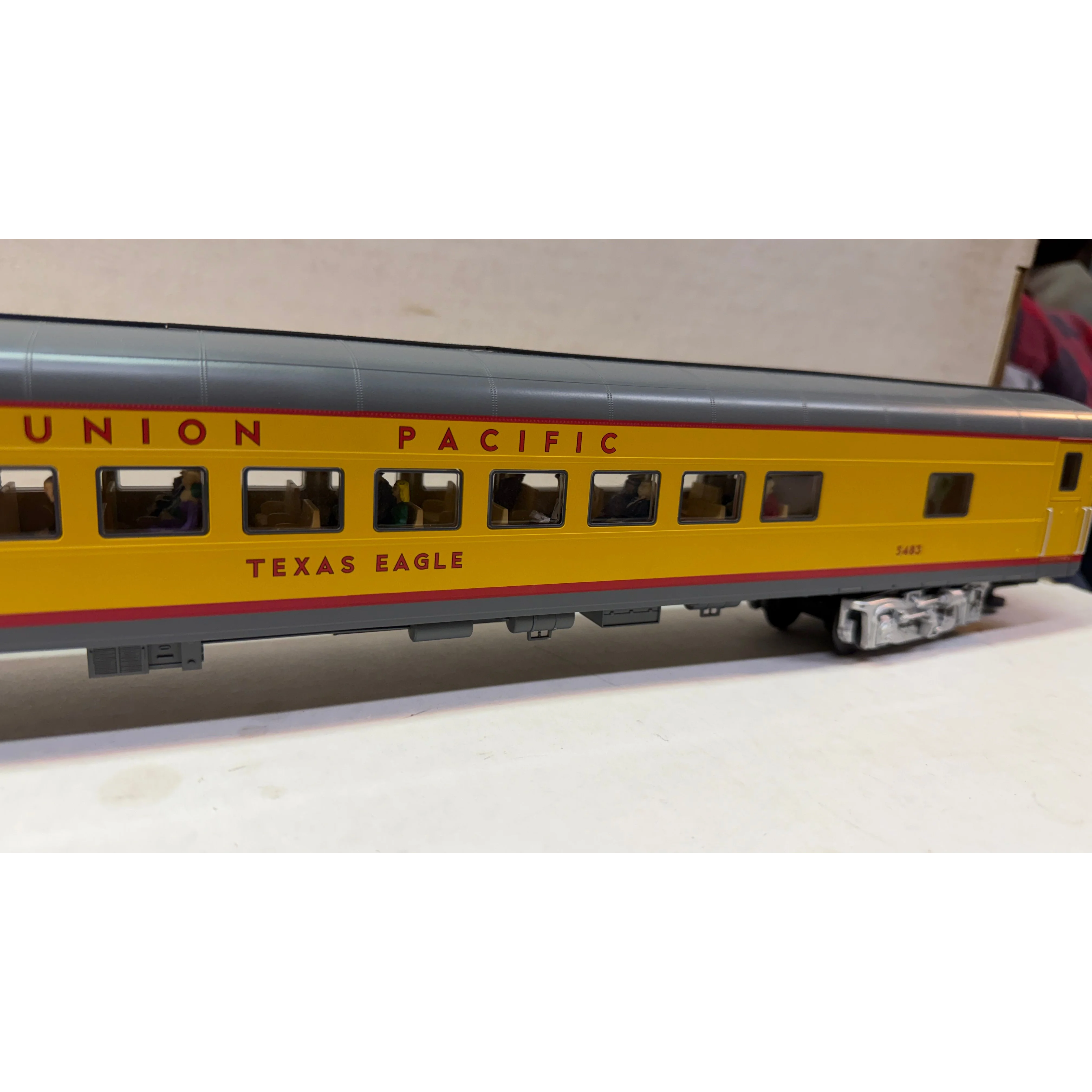 Lionel 1927050 Union Pacific 21" Excursion Pack #2 — photo 12
