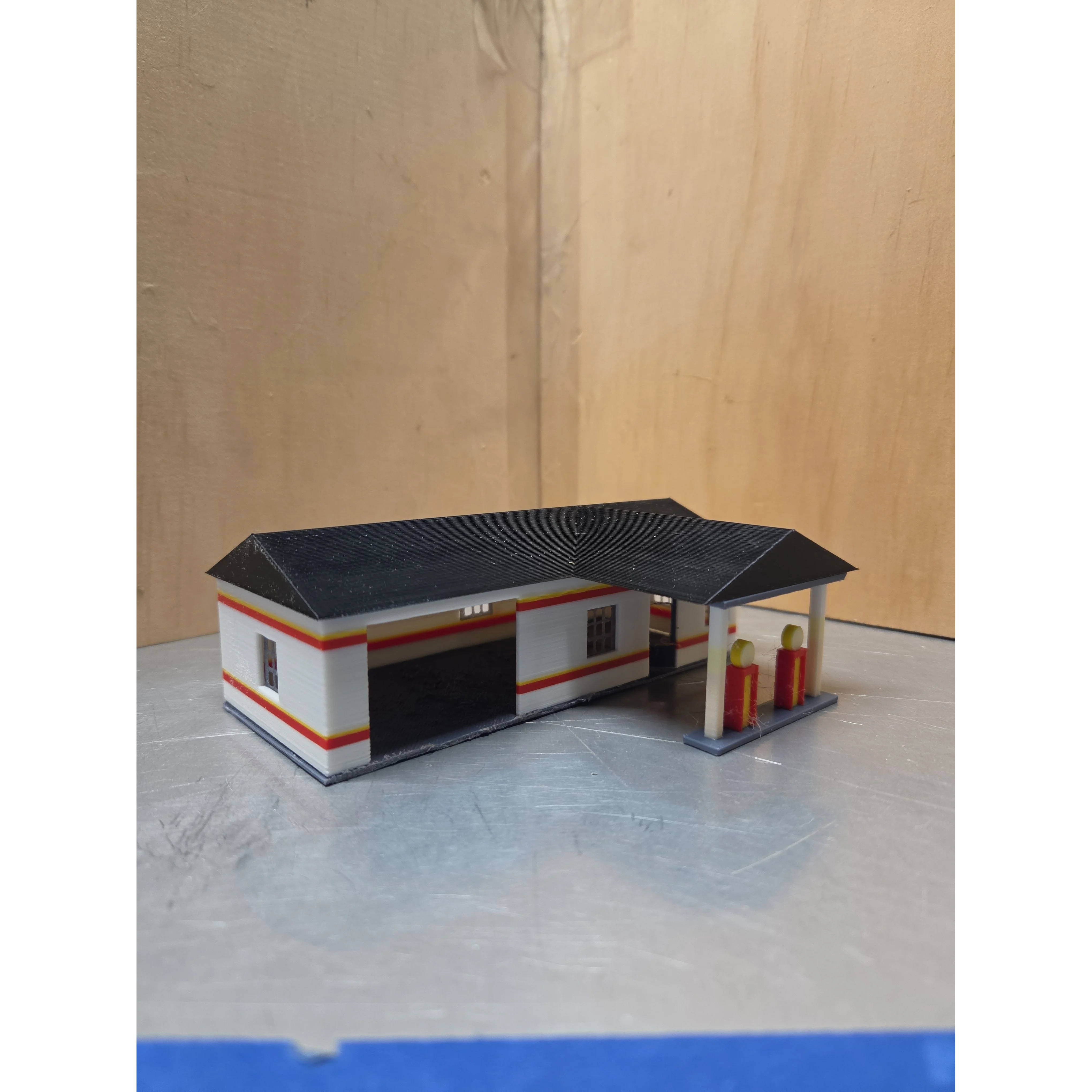 HO Scale Art Deco Shell Gas Station — photo 3