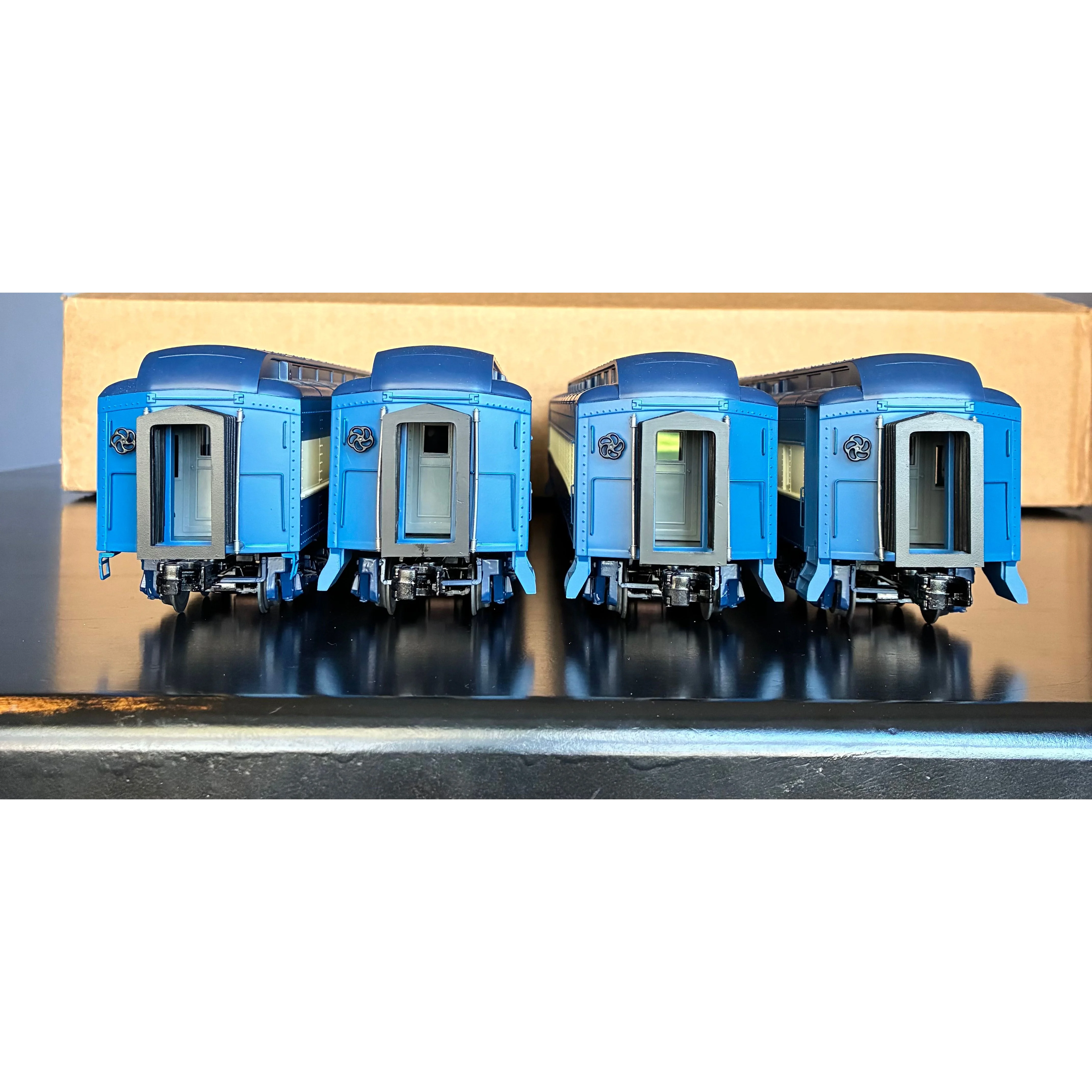 MTH 20-40083 Premier 70' Madison 4-Car Passenger Set - CNJ Blue Comet - OB & Shipper — photo 3