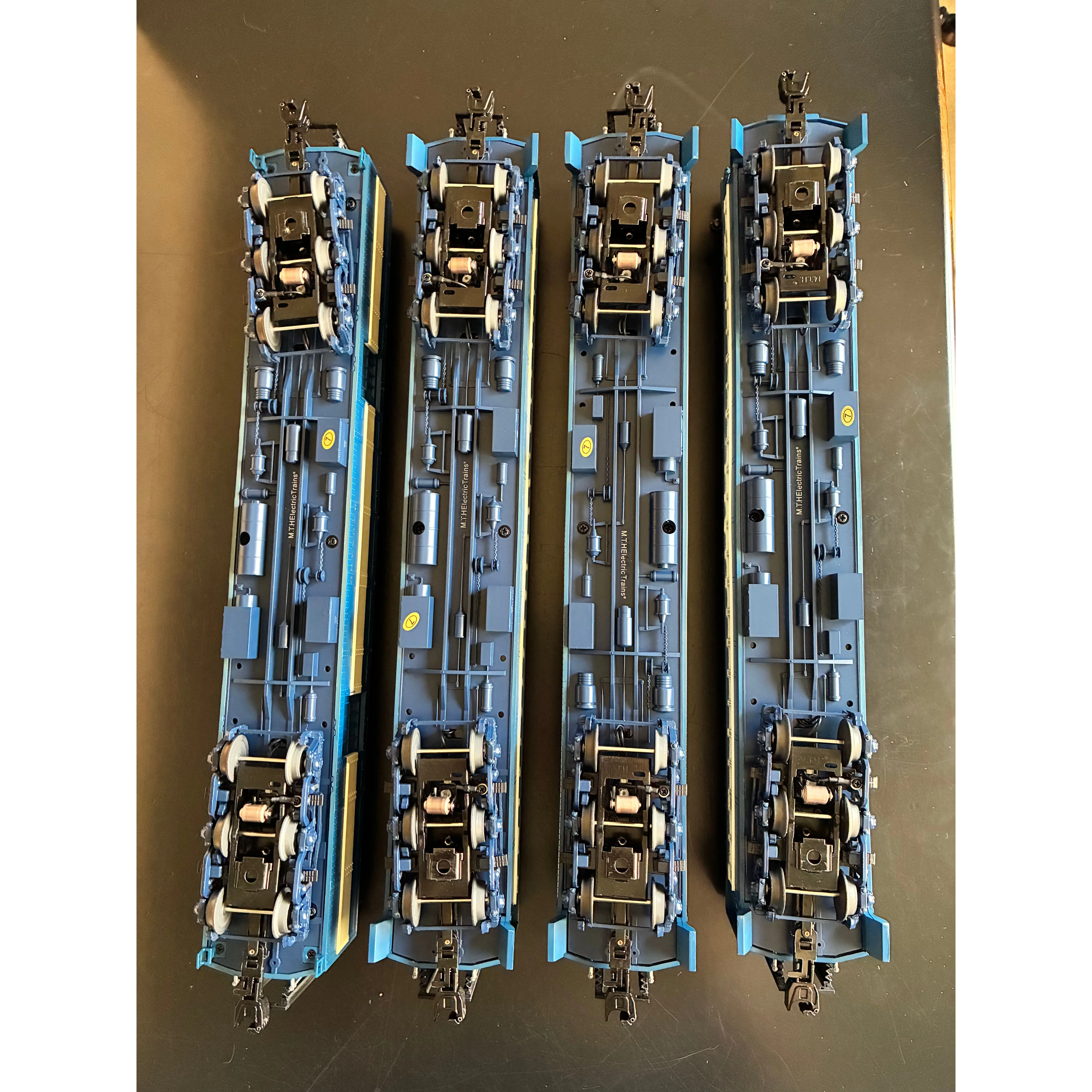 MTH 20-40083 Premier 70' Madison 4-Car Passenger Set - CNJ Blue Comet - OB & Shipper — photo 5