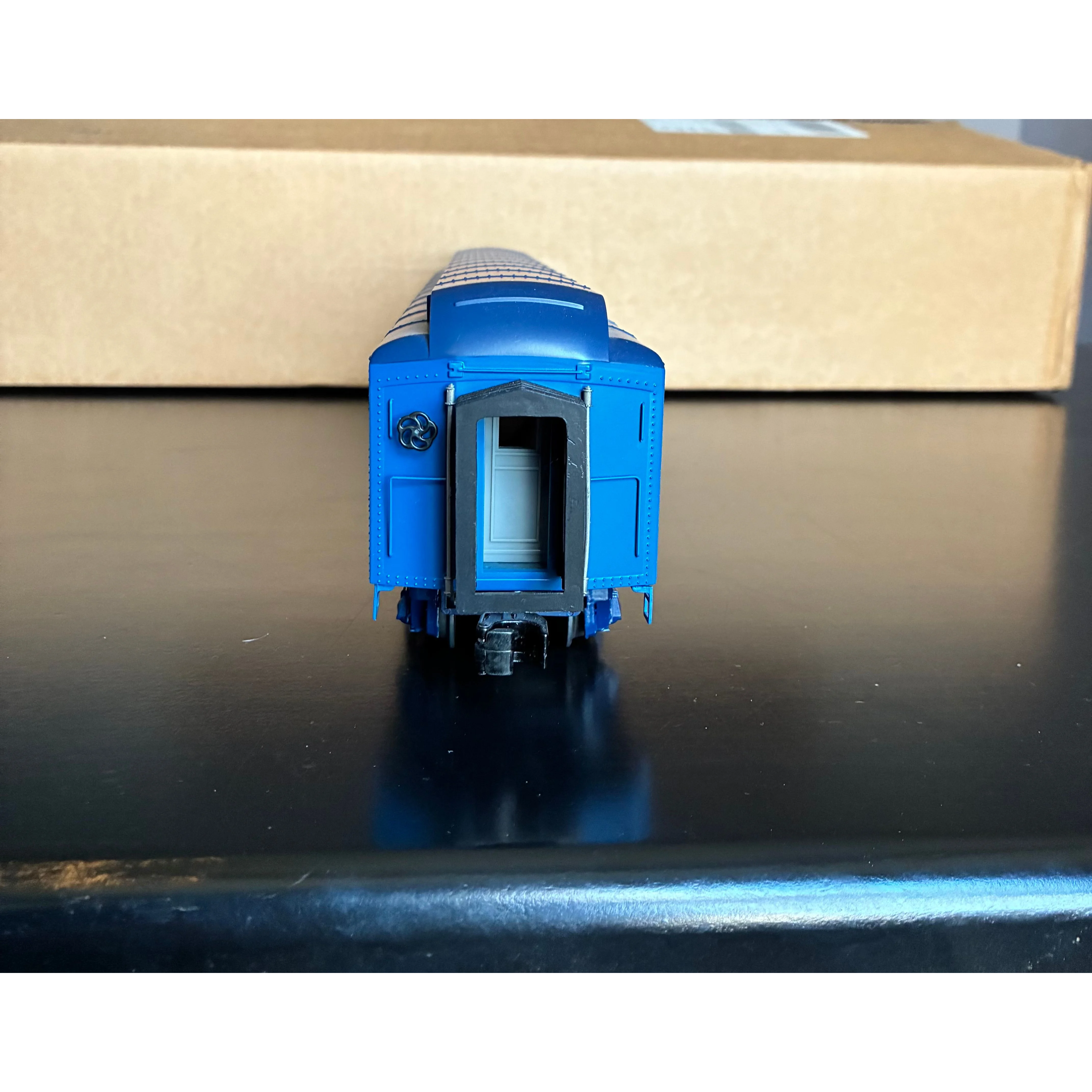 MTH 20-40086 Premier 70' Madison RPO Passenger Car - CNJ "Blue Comet" #70 - OB — photo 3
