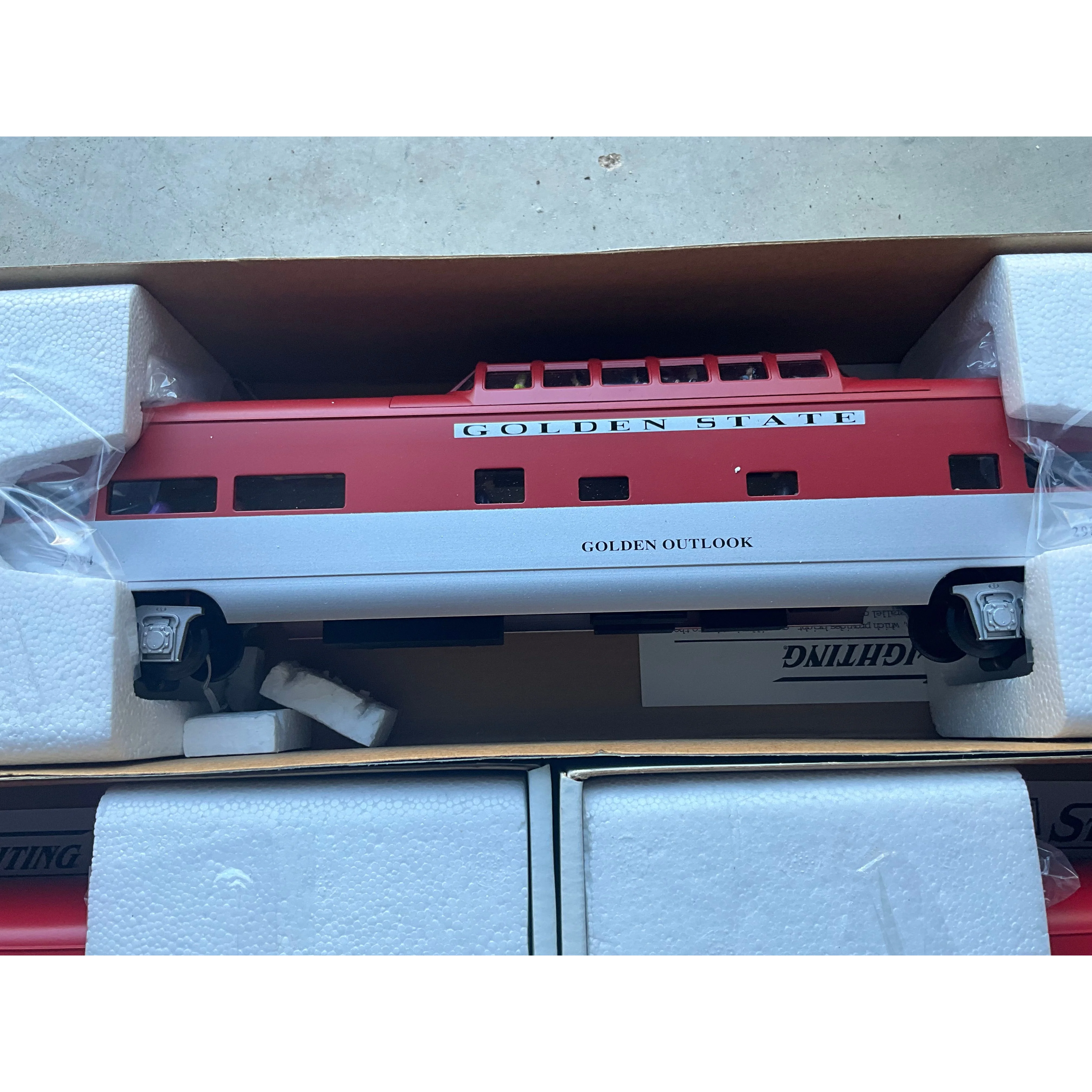 K-Line 3 rail Golden State Complete 9 Car Set (Upgraded LEDs and passengers) — photo 7