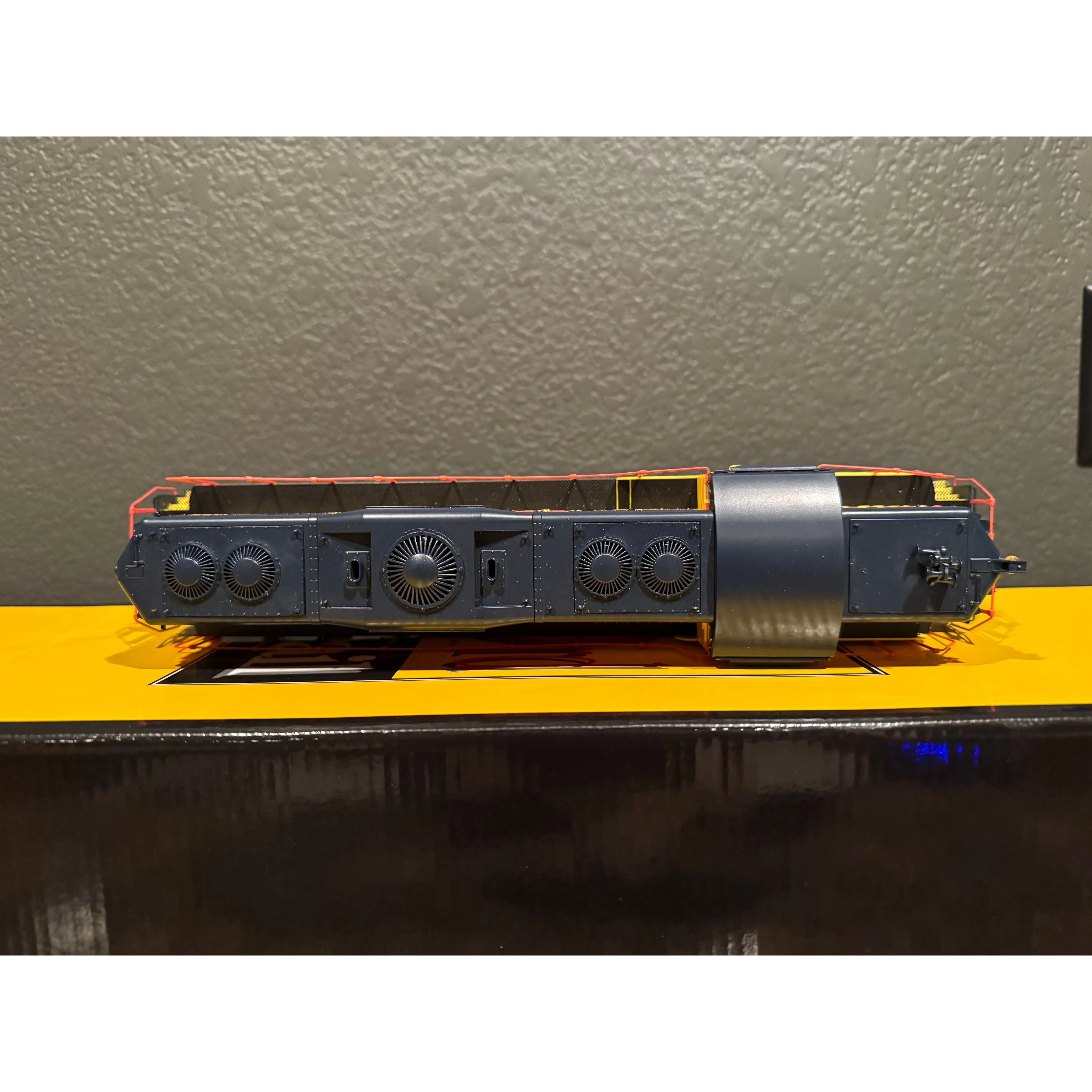 Sunset Models 3rd Rail Chessie System 2R GP9 Diesel ESU Loksound — photo 4