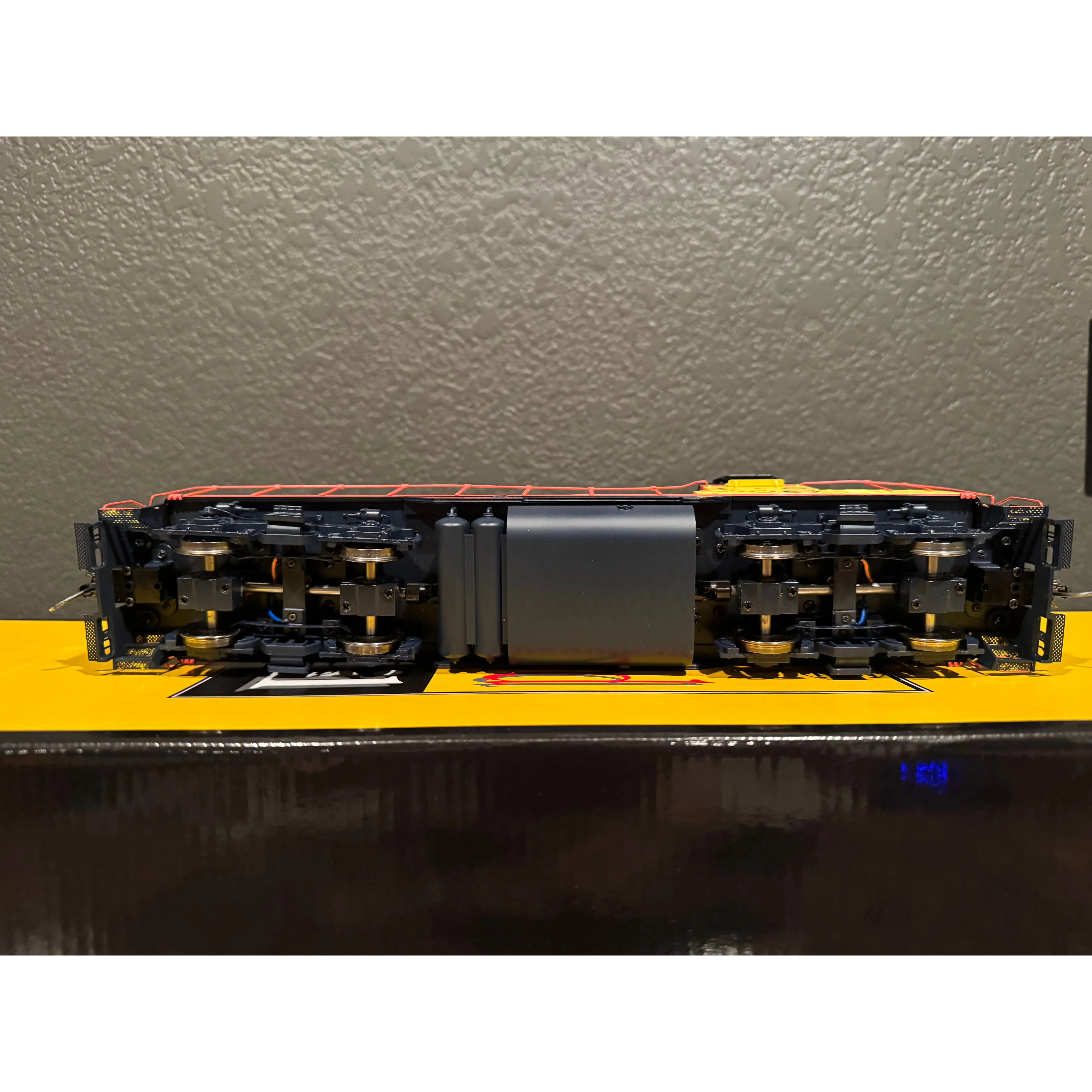 Sunset Models 3rd Rail Chessie System 2R GP9 Diesel ESU Loksound — photo 2