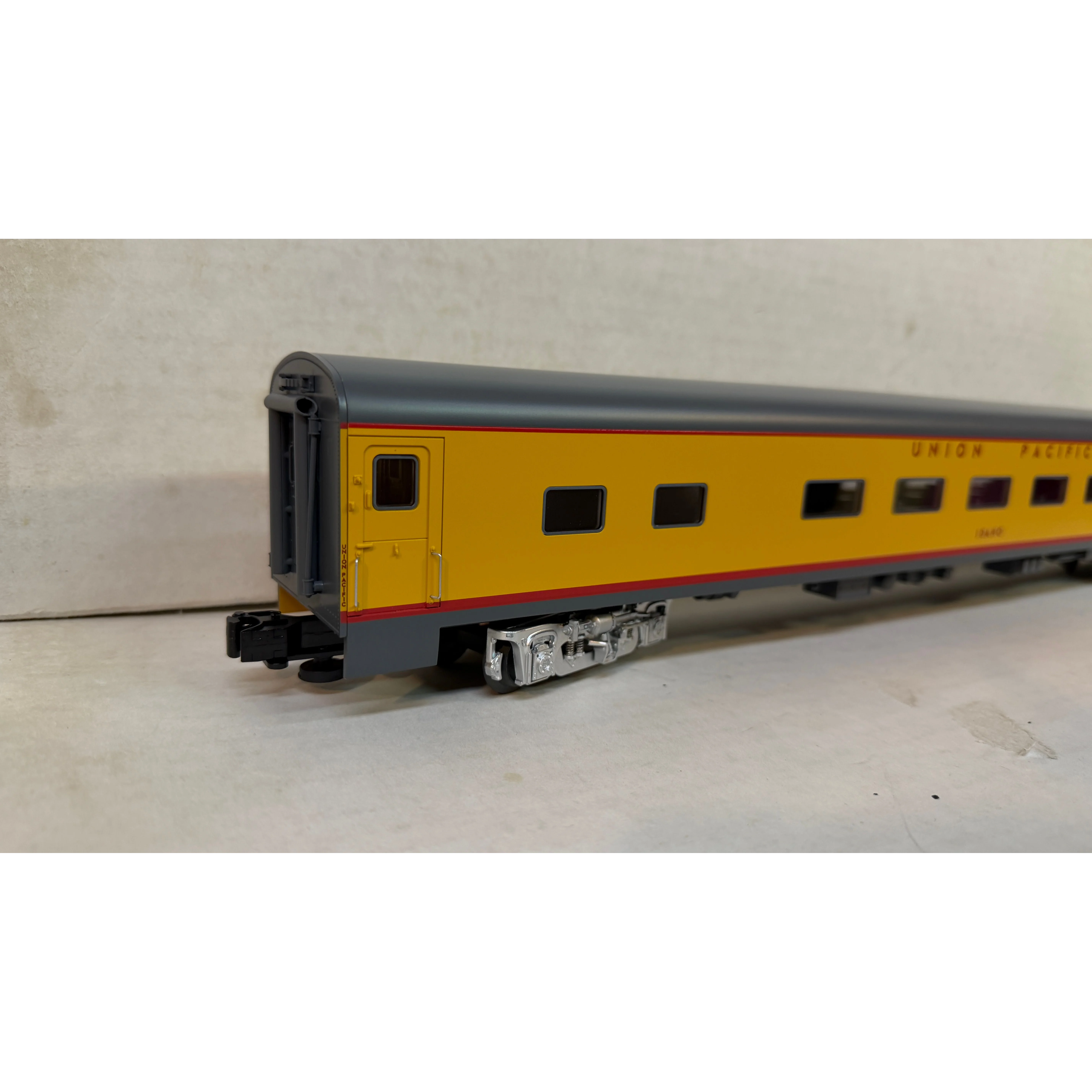 Lionel 2327280 Union Pacific Passenger Car 2-Pack Art Lockman and Idaho — photo 9