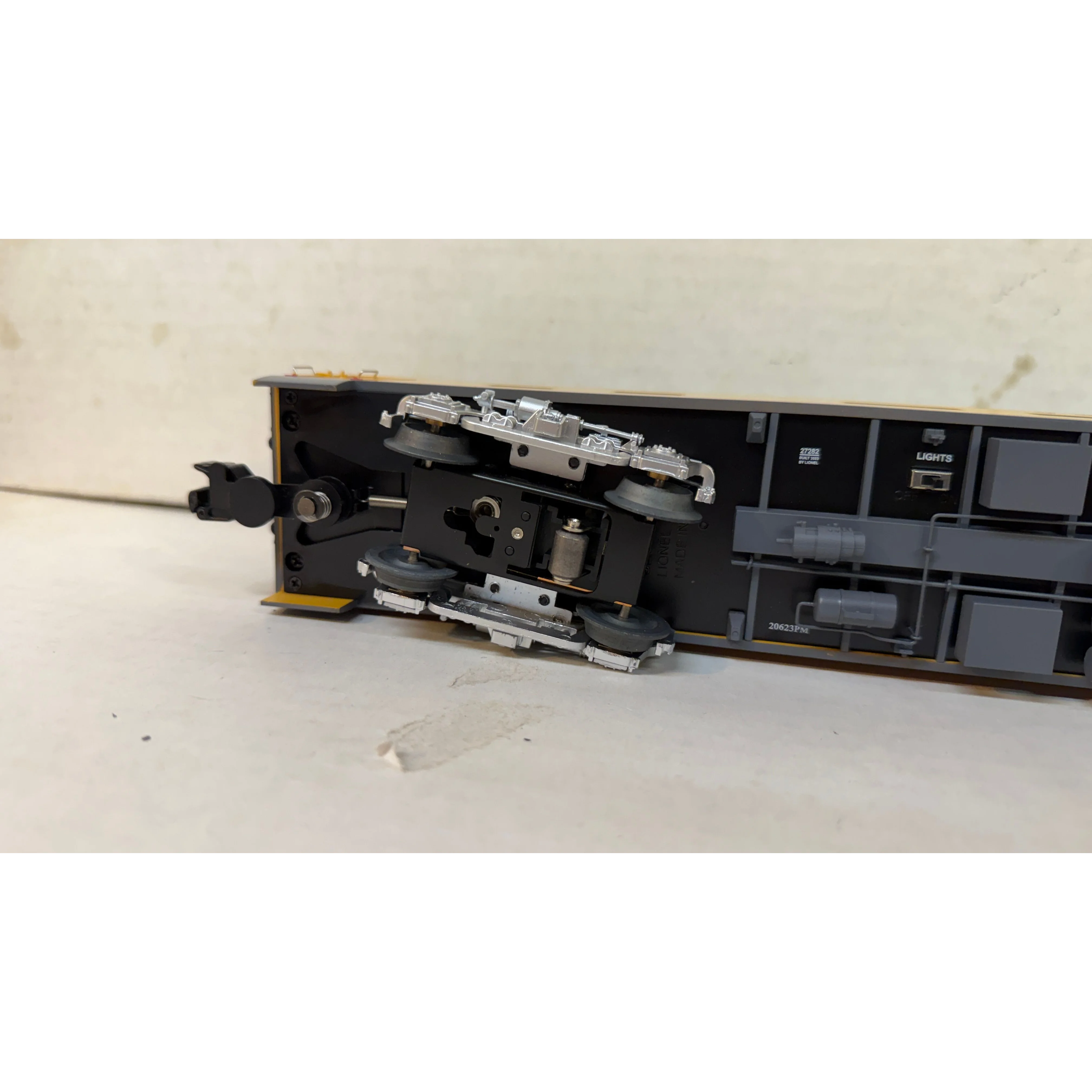 Lionel 2327280 Union Pacific Passenger Car 2-Pack Art Lockman and Idaho — photo 11