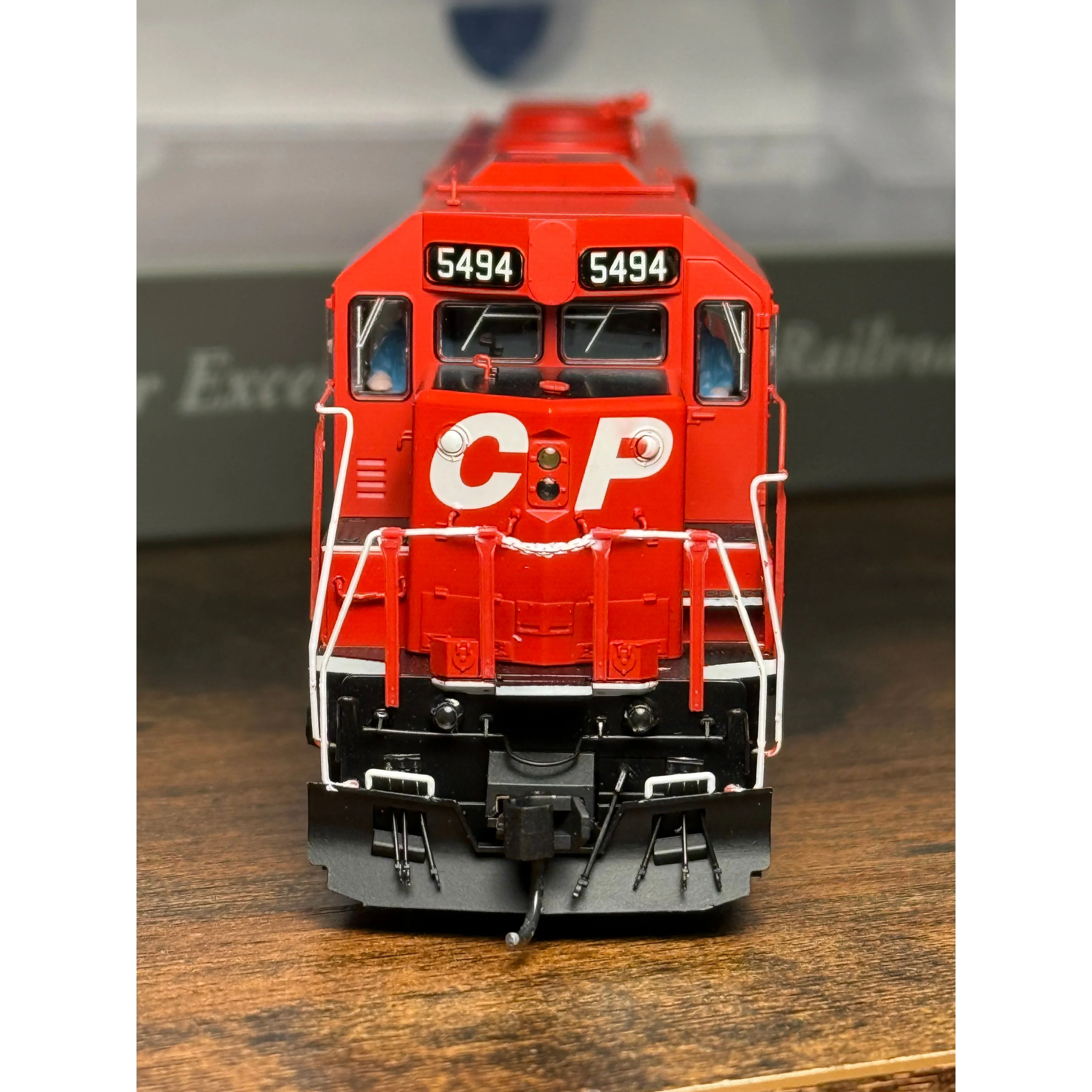 HO WalthersProto Canadian Pacific CP SD45 (SD40M-2) #5494 DCC & Sound 920-41069 — photo 2