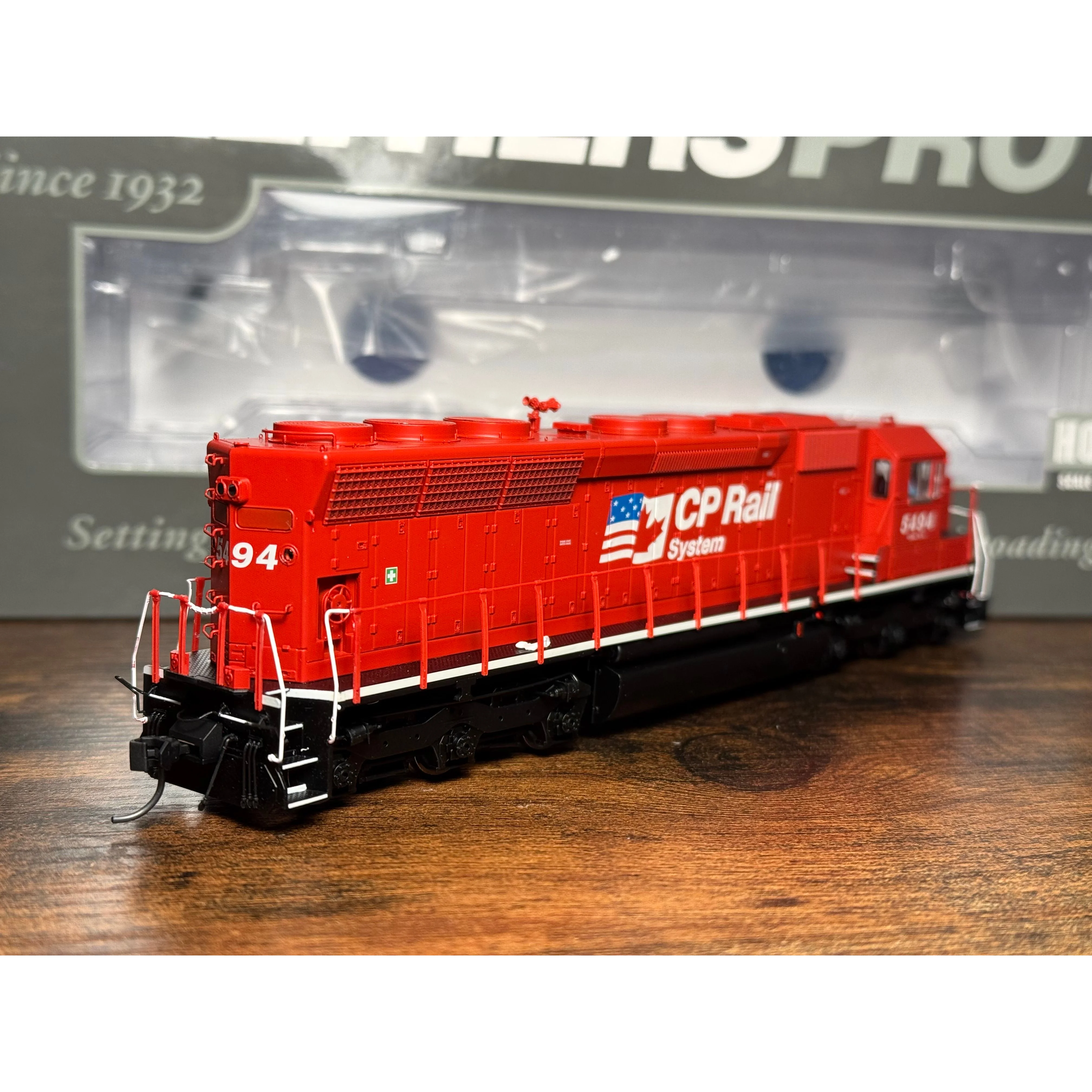 HO WalthersProto Canadian Pacific CP SD45 (SD40M-2) #5494 DCC & Sound 920-41069 — photo 3