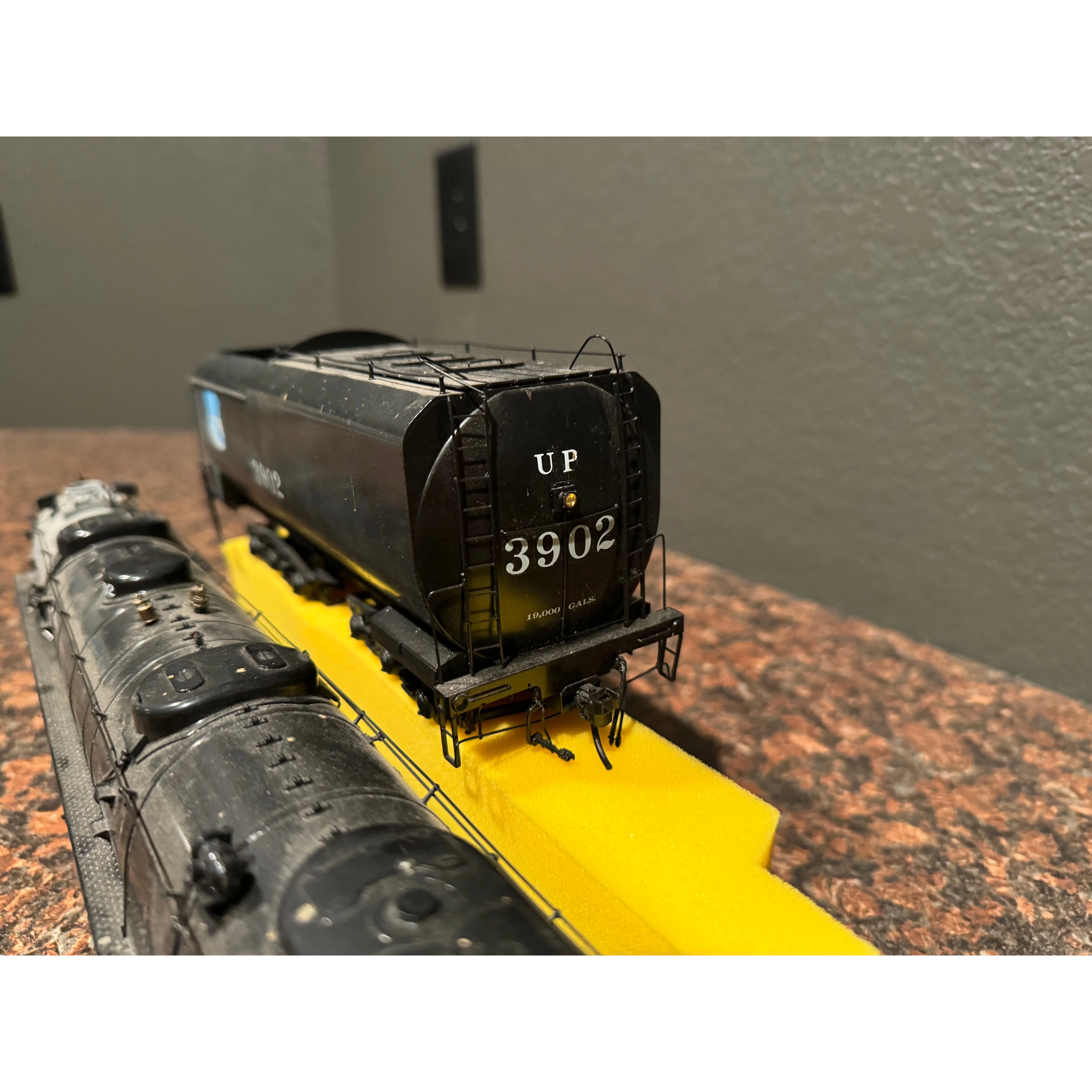 Sunset Models Samhongsa Built Brass 2R Union Pacific Early Challenger Pro Painted — photo 7
