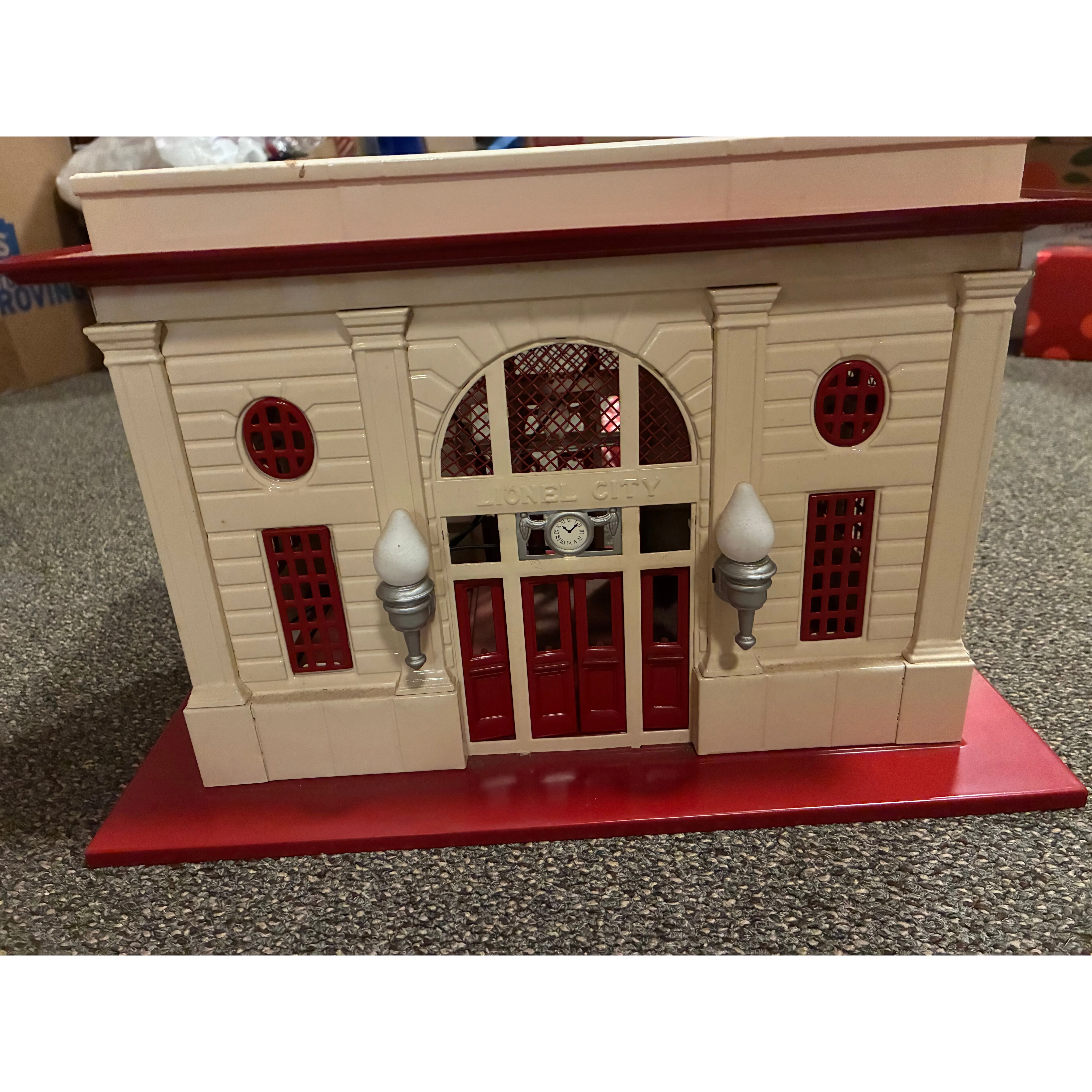 Lionel 6-34115 Illuminated Station (Late Version) in original box — photo 2