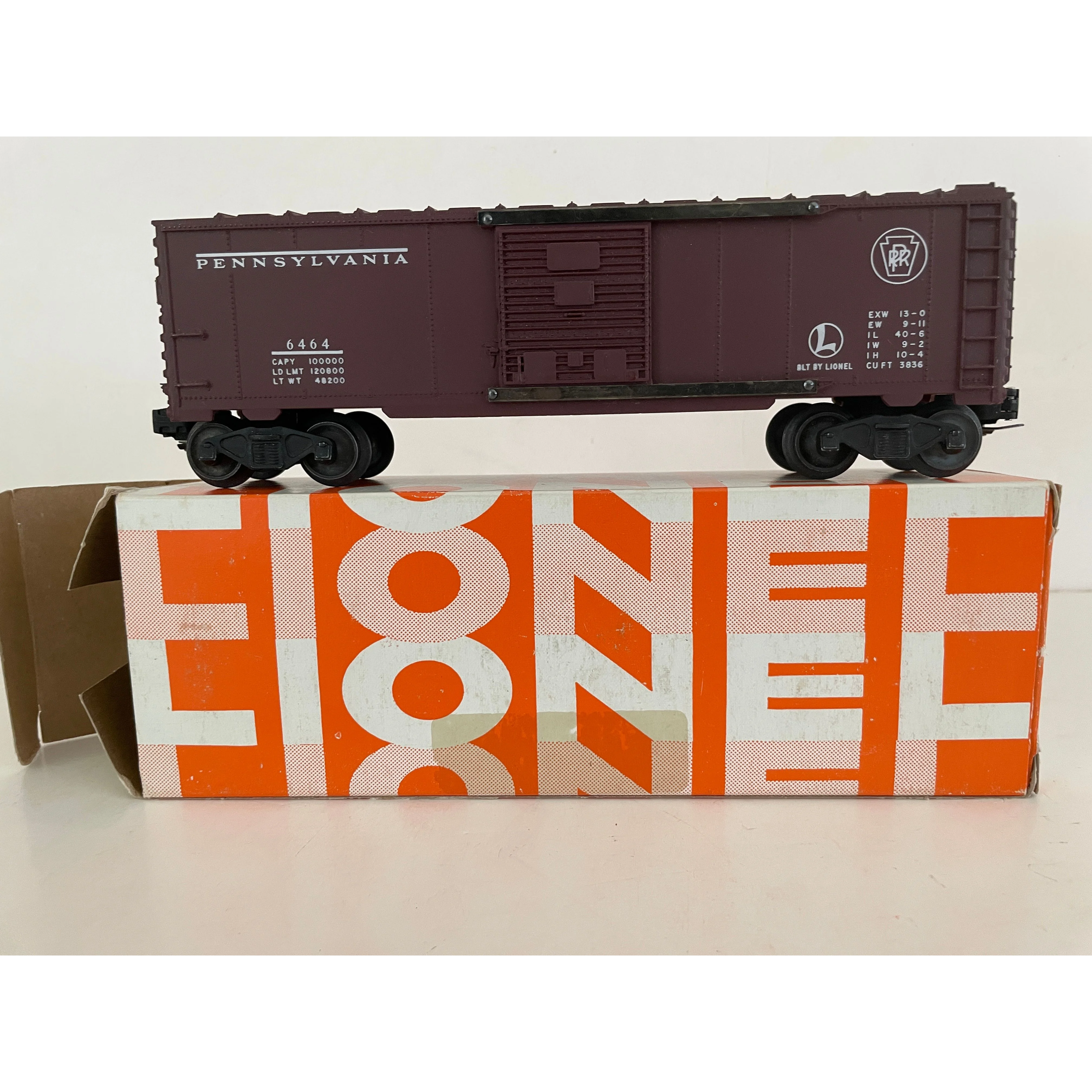 Lionel Postwar O gauge 6464-200 Pennsylvania Box Car in Original Hagerstown MD Box