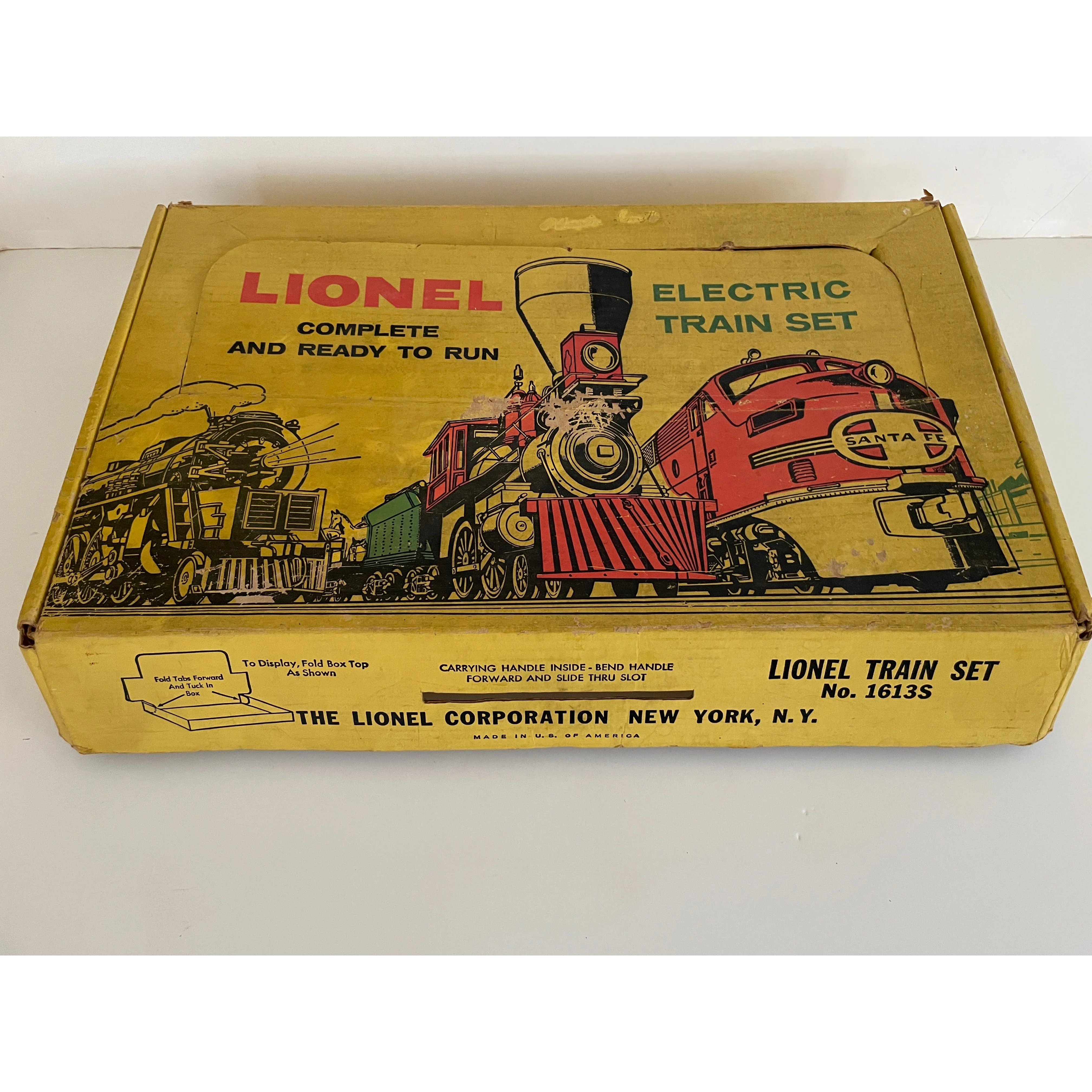 Lionel Postwar O Set #1613S with 247/247T B&O Steam Loco, 3 flats w/loads & caboose — photo 2