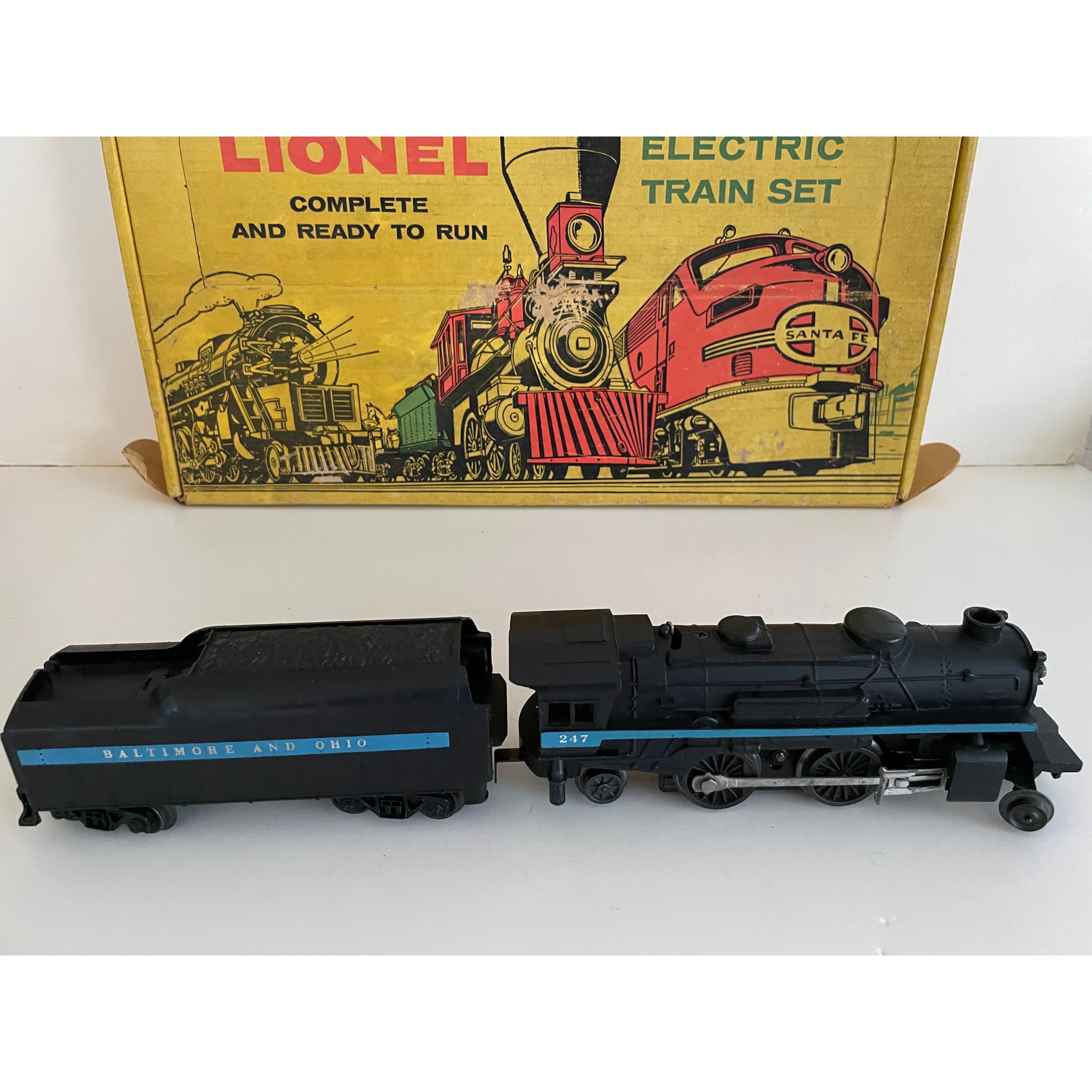 Lionel Postwar O Set #1613S with 247/247T B&O Steam Loco, 3 flats w/loads & caboose — photo 11