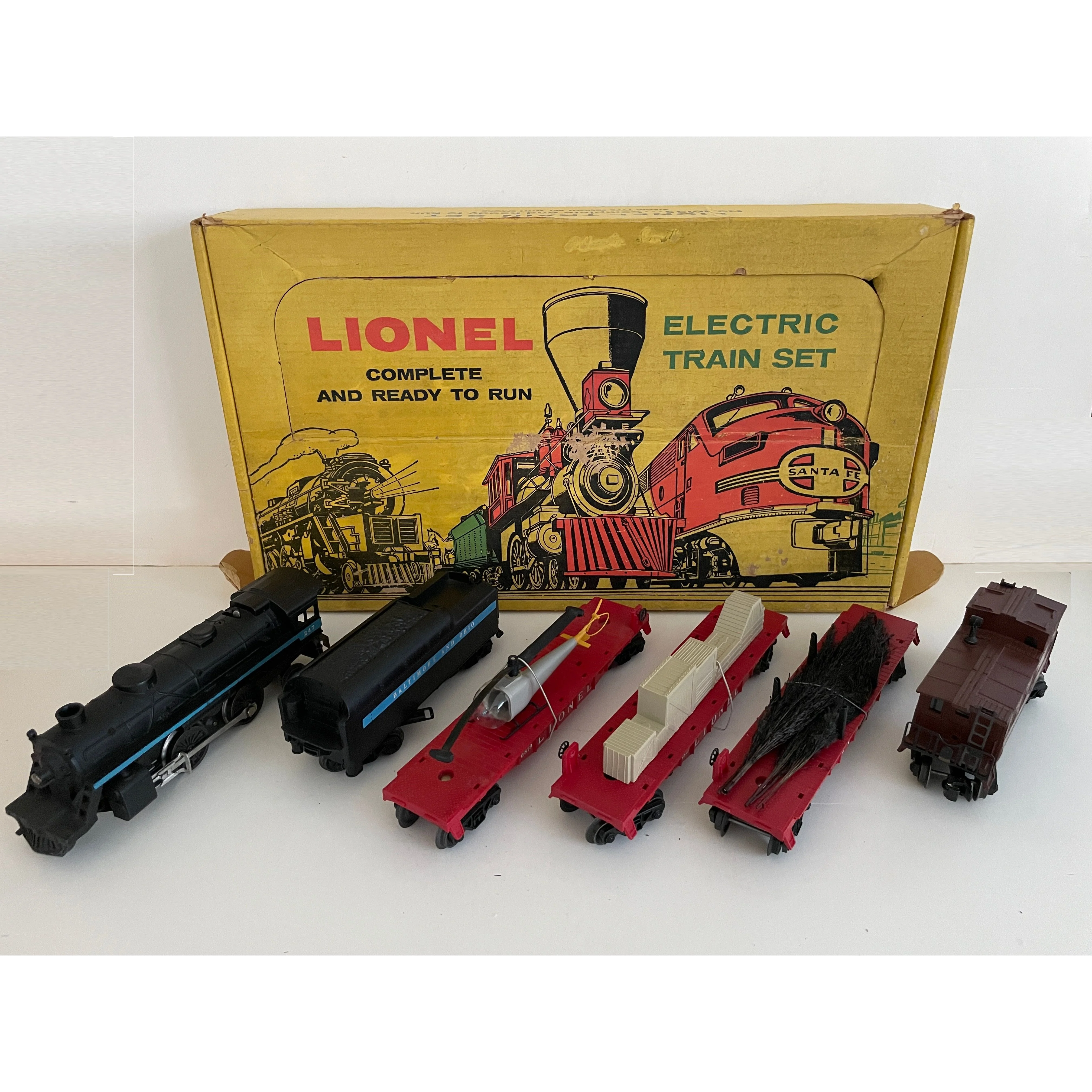 Lionel Postwar O Set #1613S with 247/247T B&O Steam Loco, 3 flats w/loads & caboose