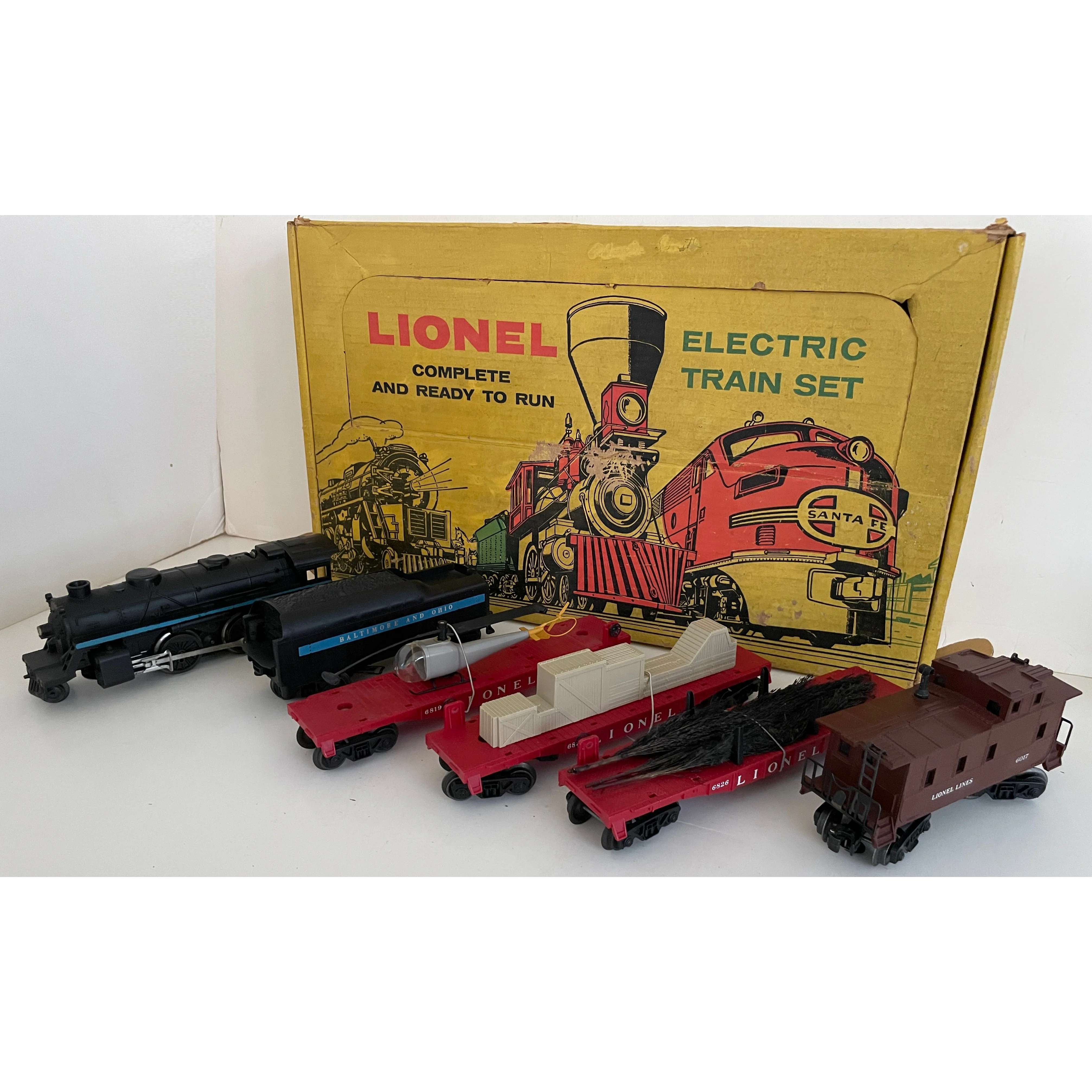 Lionel Postwar O Set #1613S with 247/247T B&O Steam Loco, 3 flats w/loads & caboose — photo 3