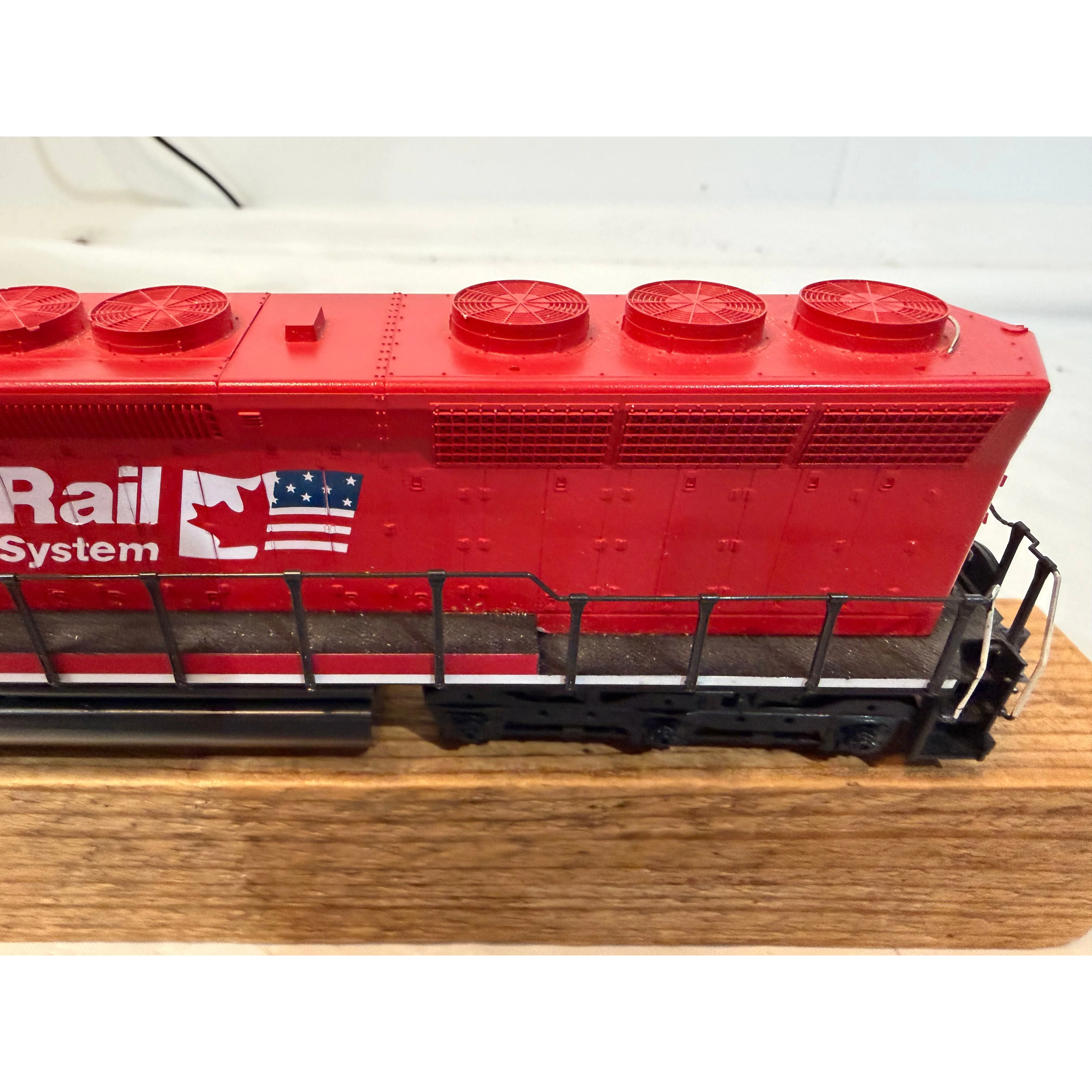 Kato Ho Scale EMD SD45 CP Rail Locomotive — photo 4