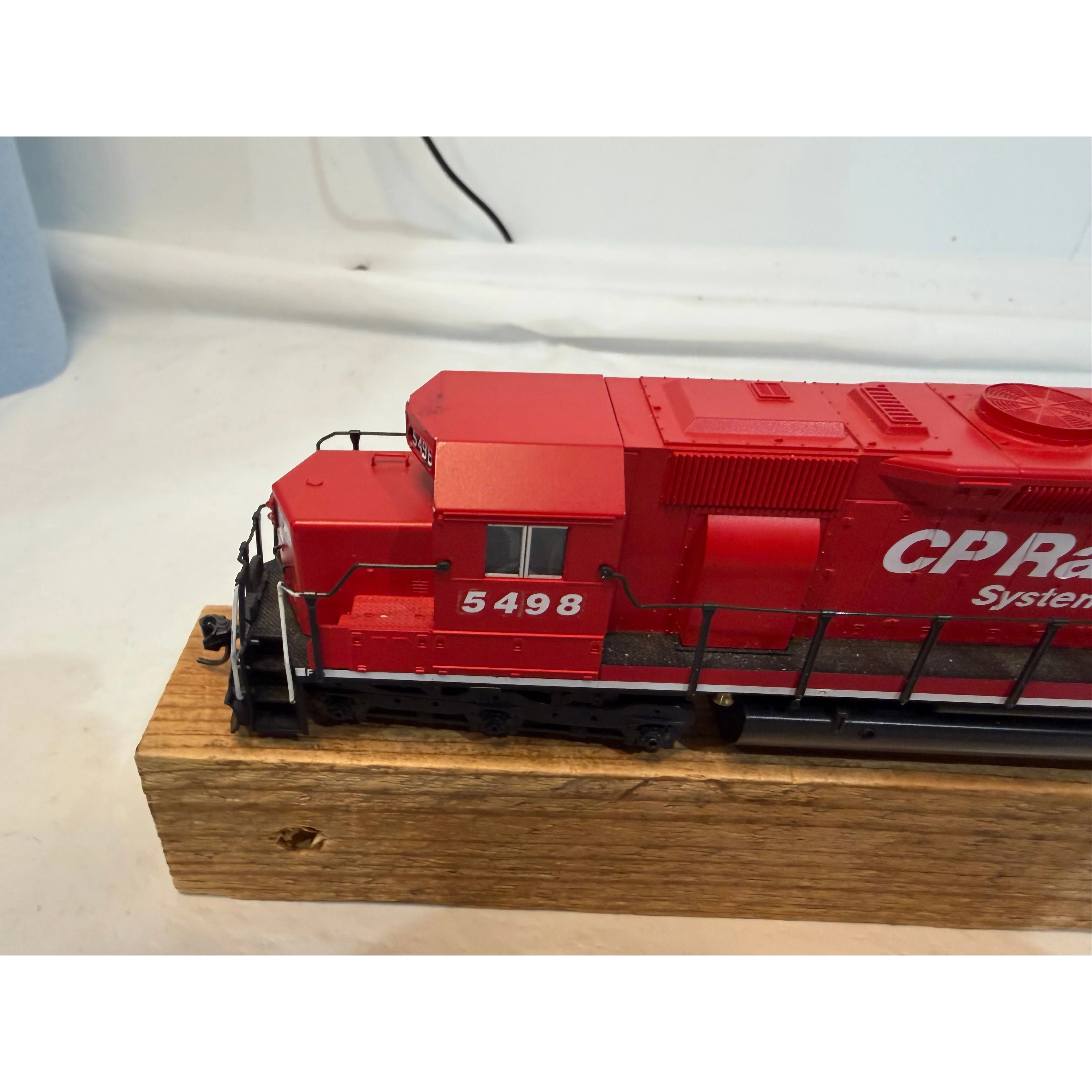 Kato Ho Scale EMD SD45 CP Rail Locomotive — photo 5