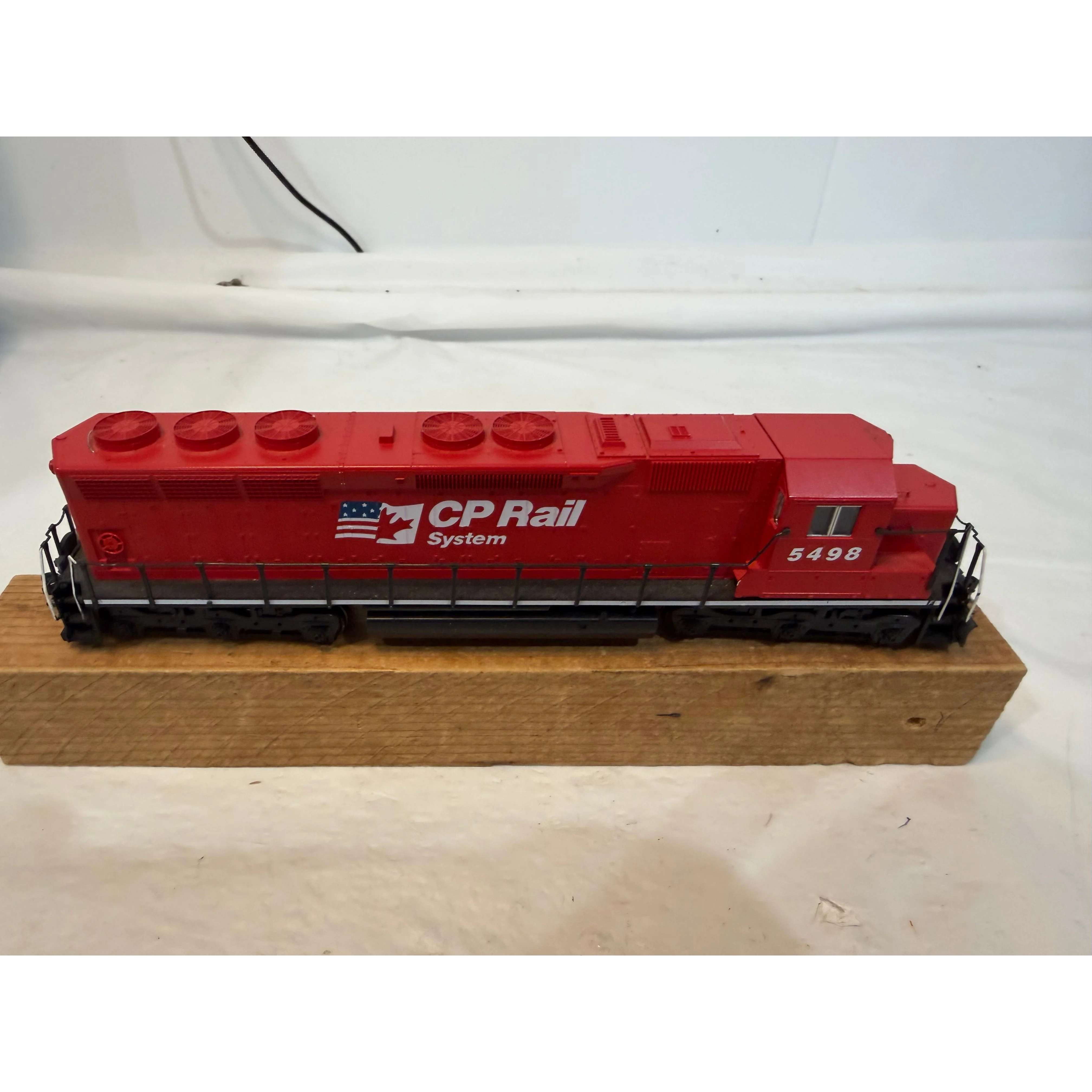 Kato Ho Scale EMD SD45 CP Rail Locomotive — photo 8