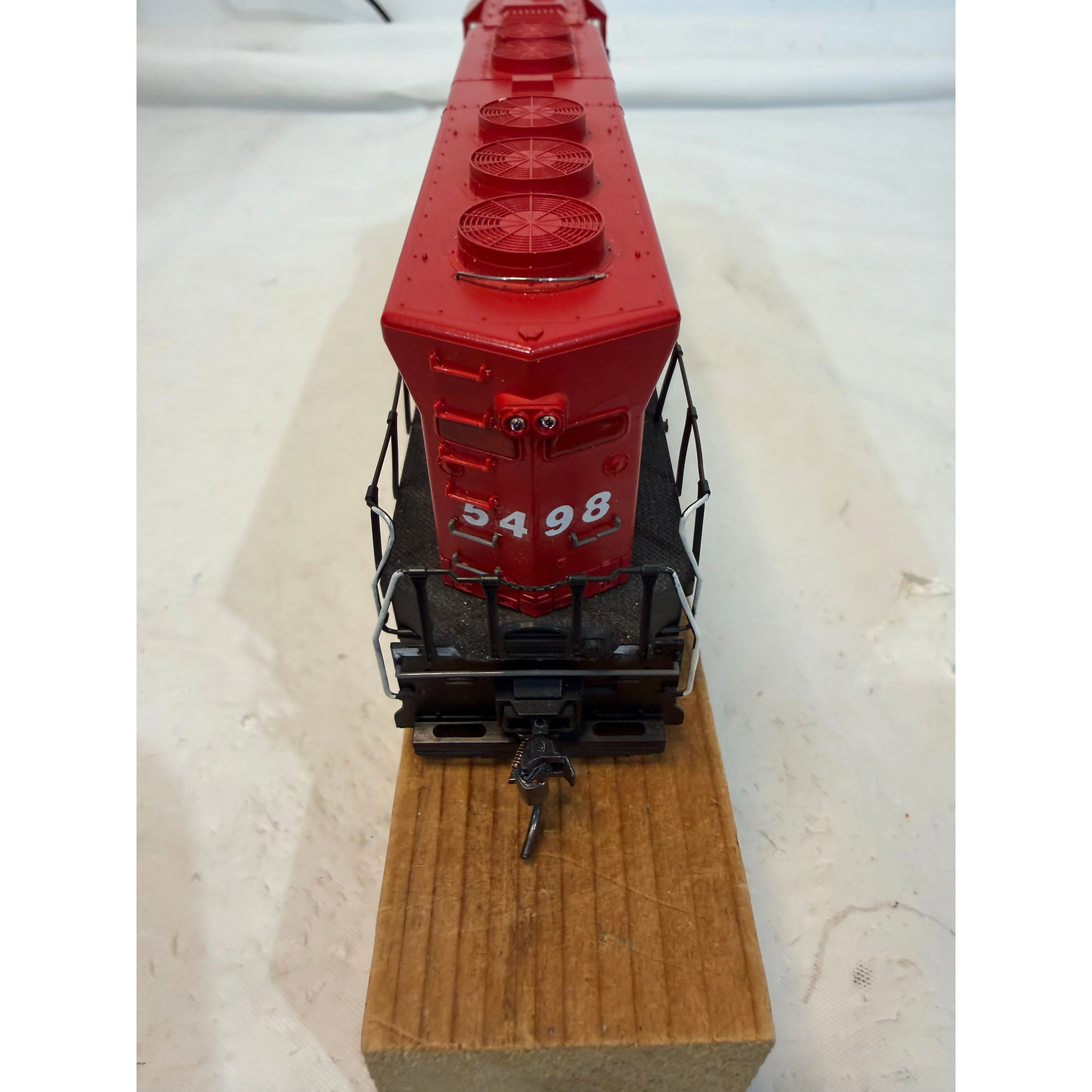 Kato Ho Scale EMD SD45 CP Rail Locomotive — photo 11