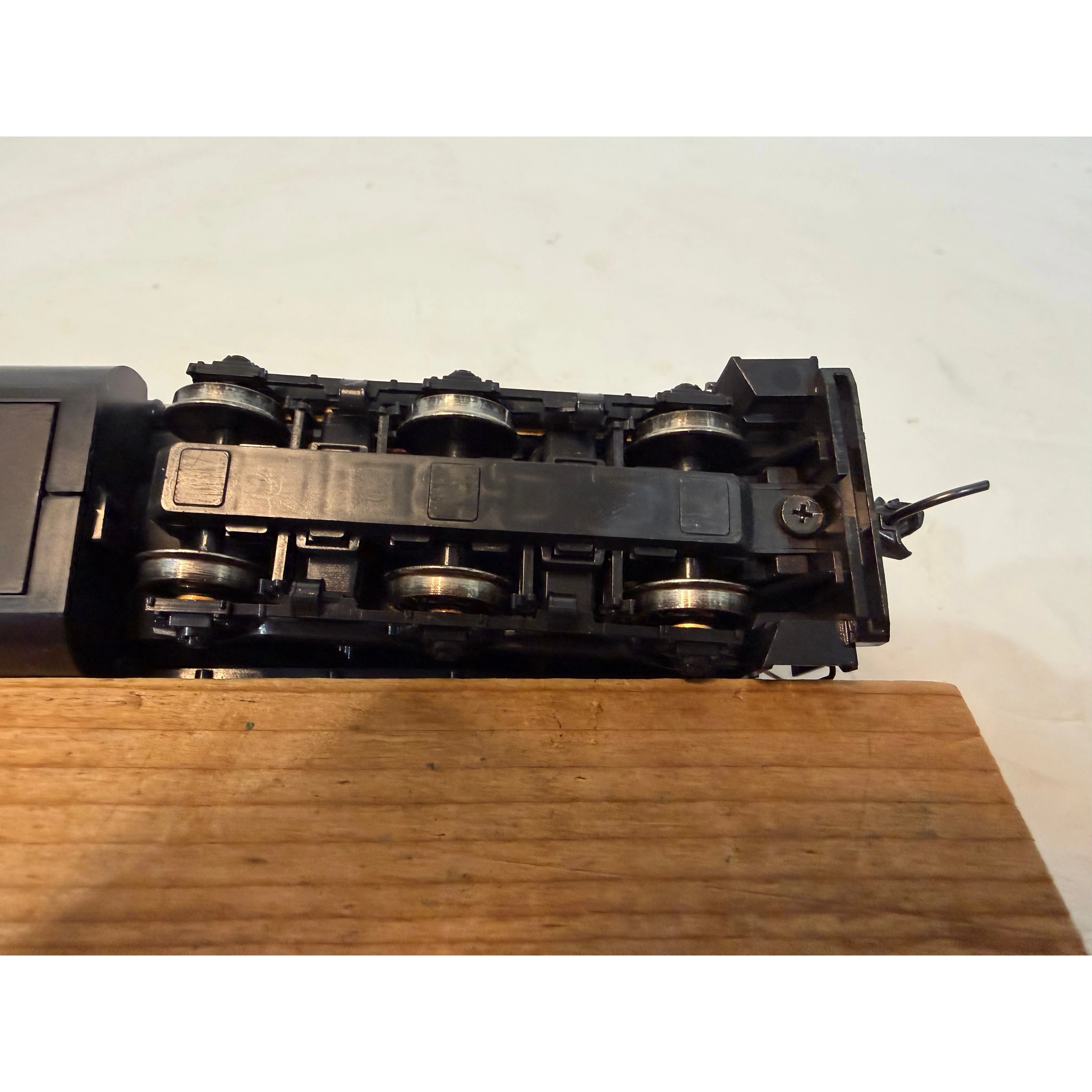 Kato Ho Scale EMD SD45 CP Rail Locomotive — photo 13