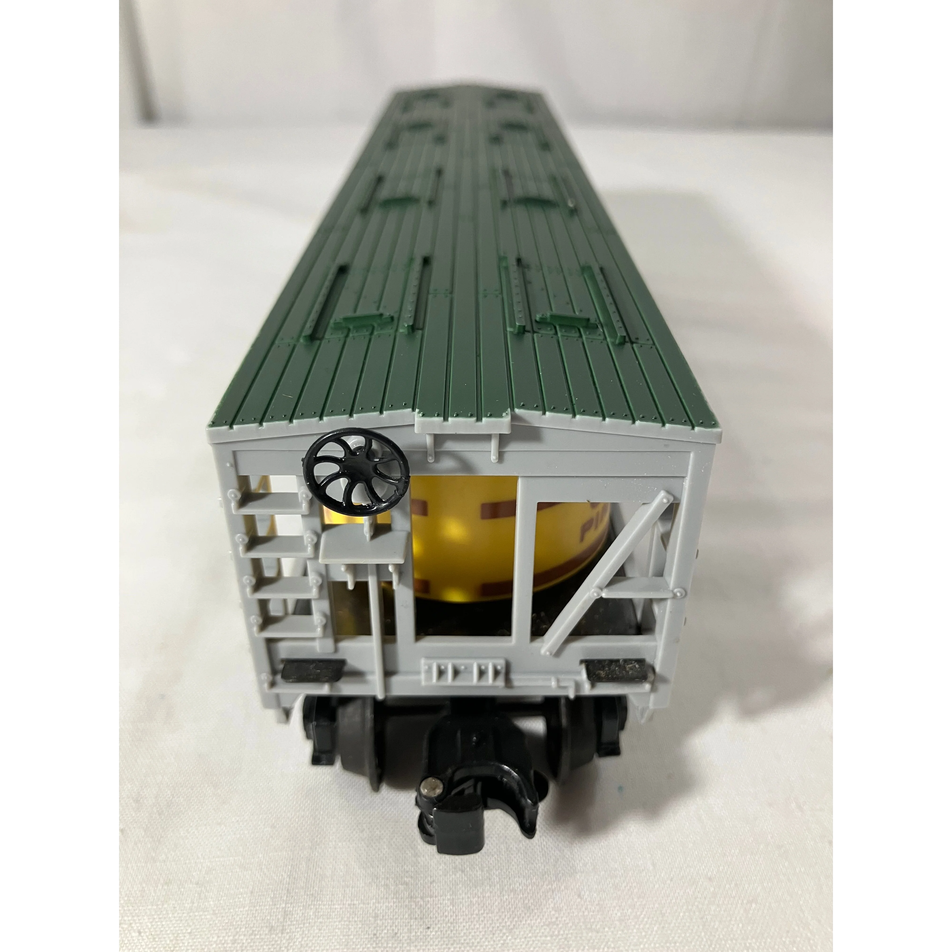 Lionel 6-9132 O scale 3-rail Libby’s Pineapple vat car — photo 5