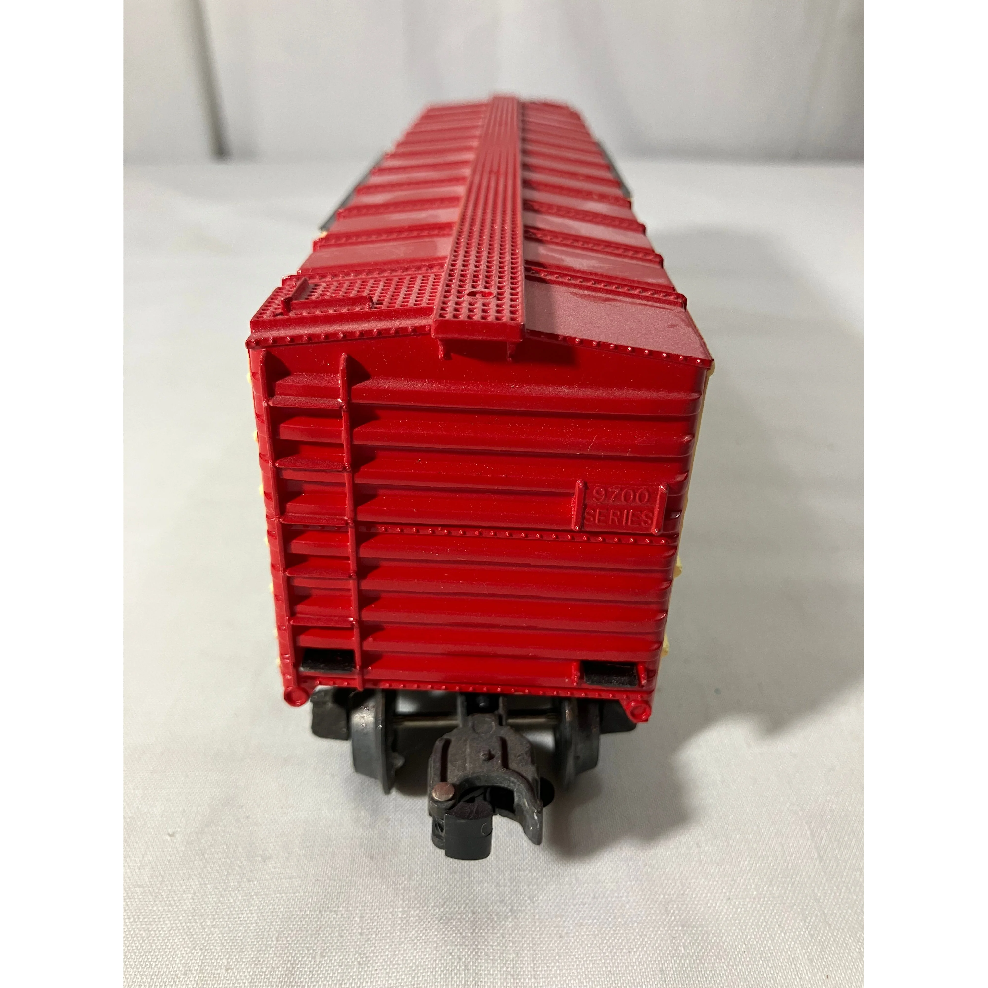 Lionel 6-9439 O scale 3-rail boxcar honoring Joshua Lionel Cowen’s 100th birthday — photo 4