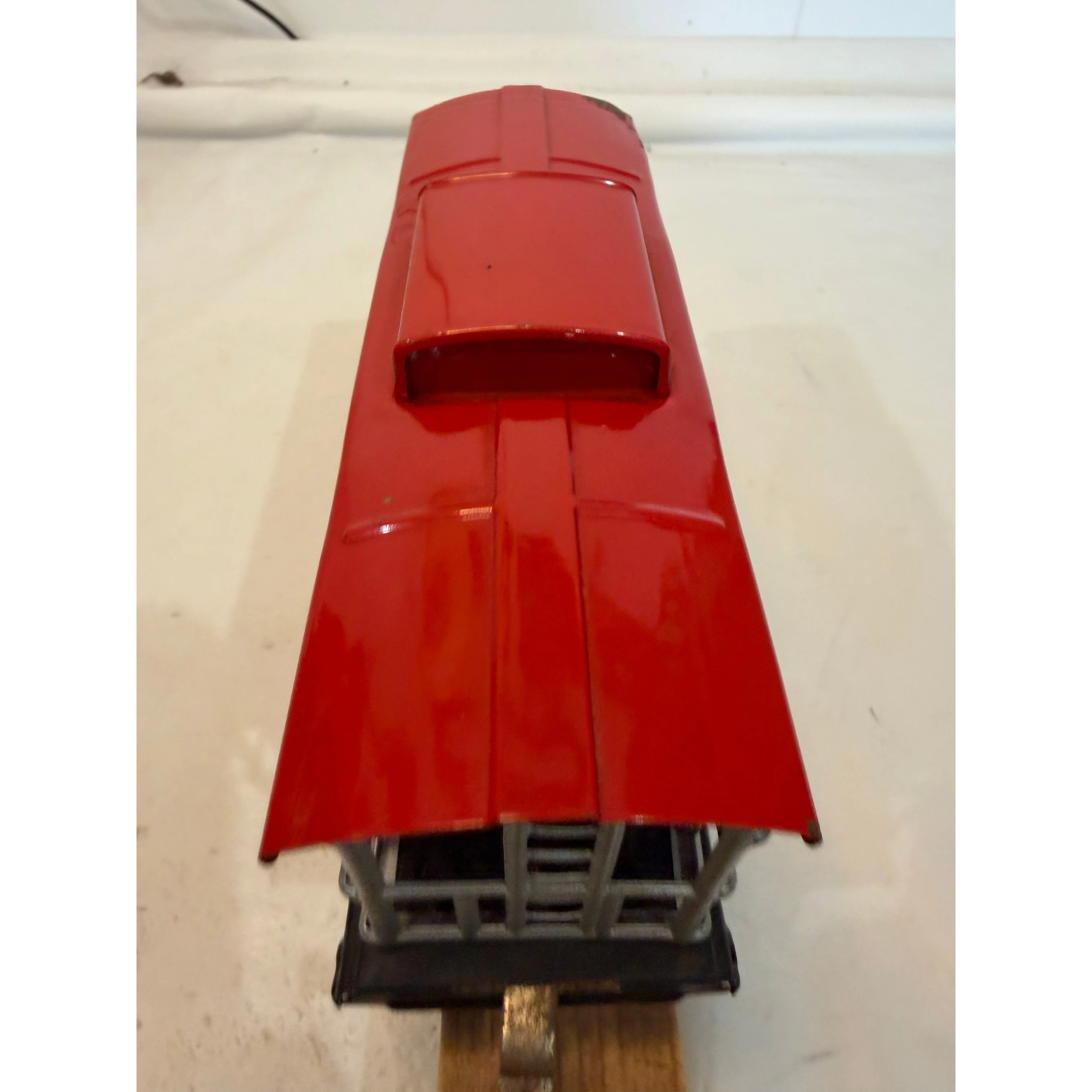 1 Lionel Tin Freight Car #1679 and 1 Lionel Tin Caboose #657 — photo 17