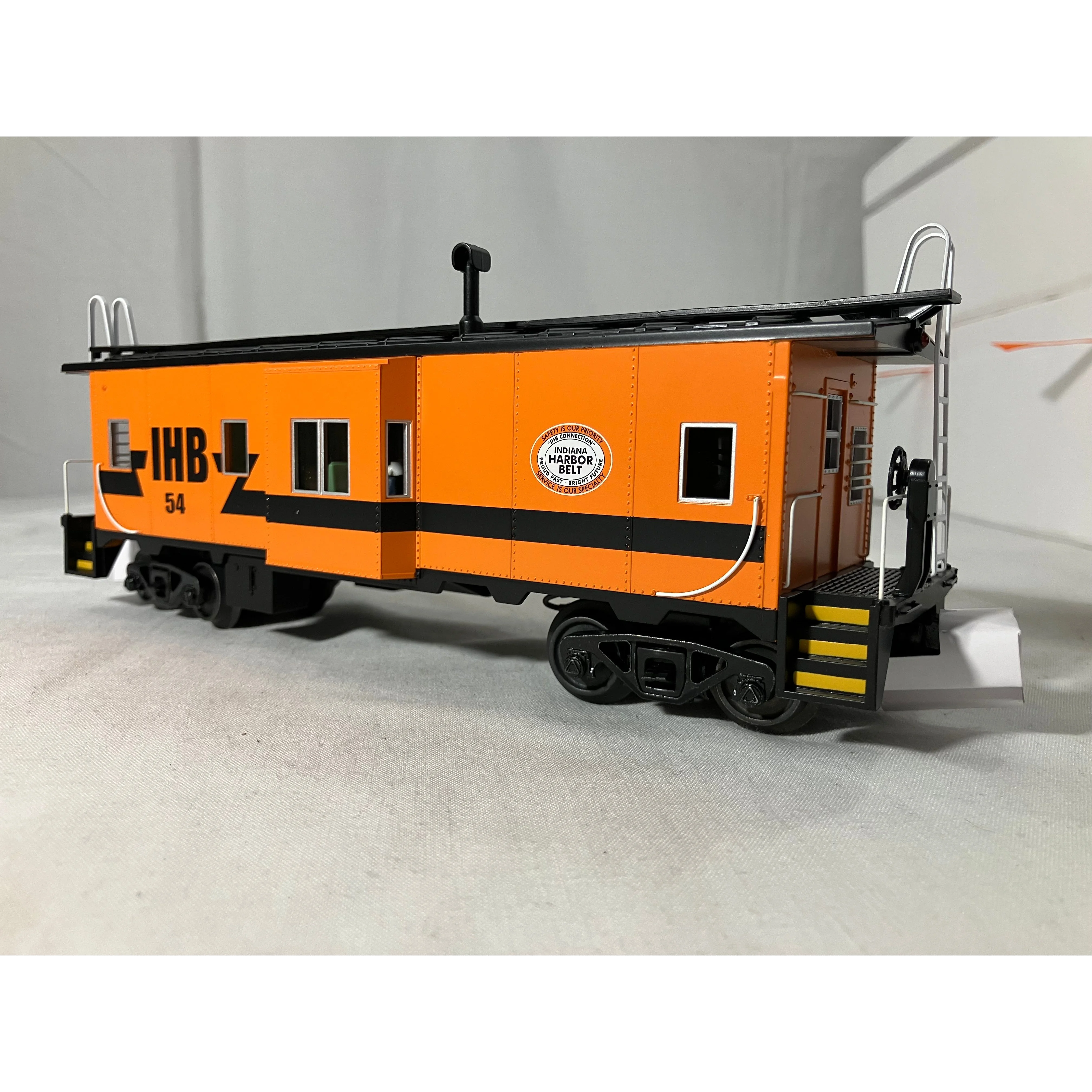 MTH Trains 20-91773 O scale 3-rail Indiana Harbor Belt Bay Window Caboose — photo 2